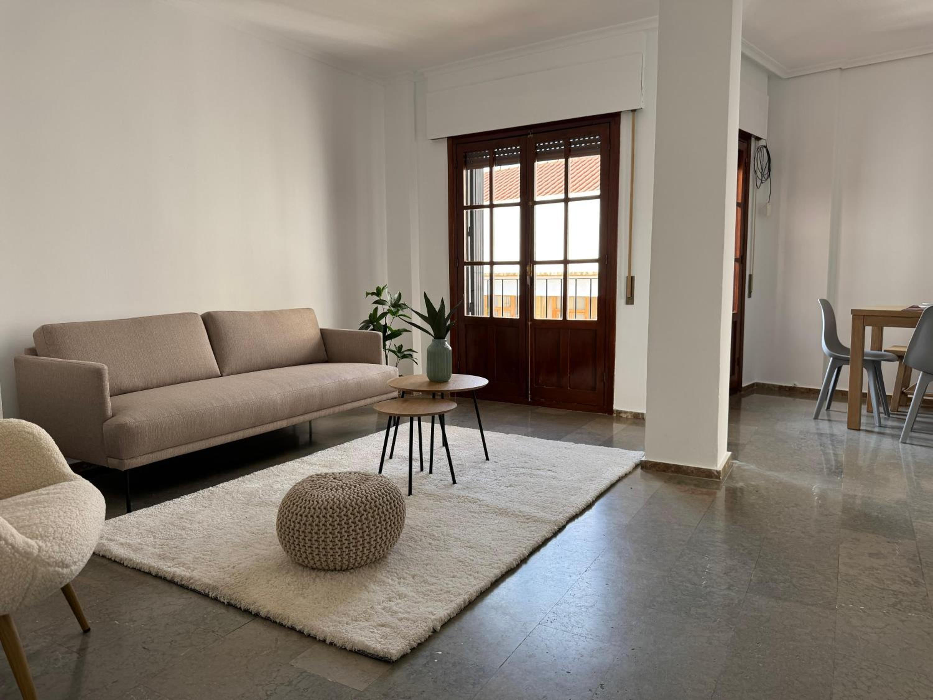 Apartamento de dos habitaciones con balcón