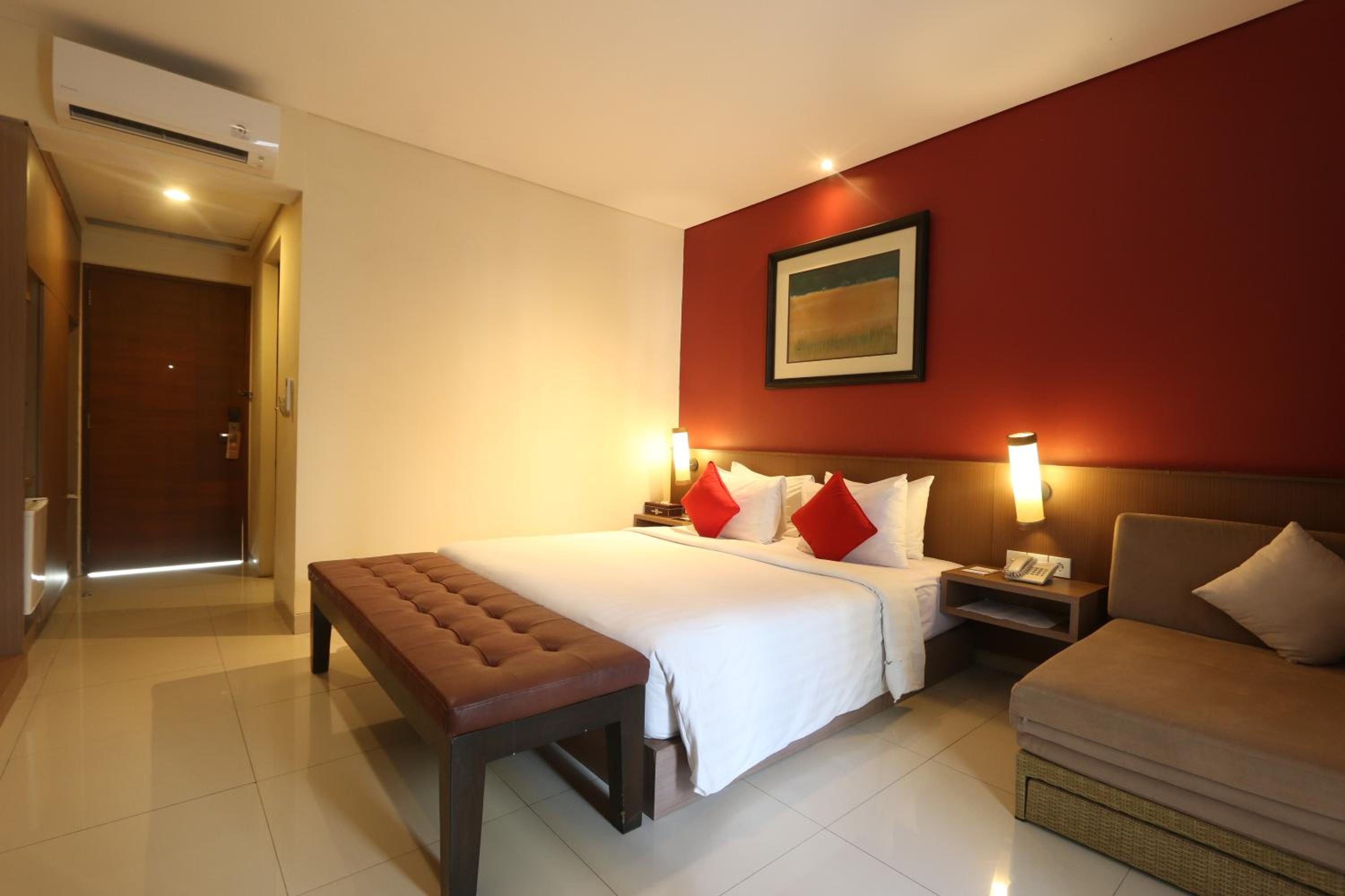 Grand Deluxe Room Upper Floor with Bathtub photo 2