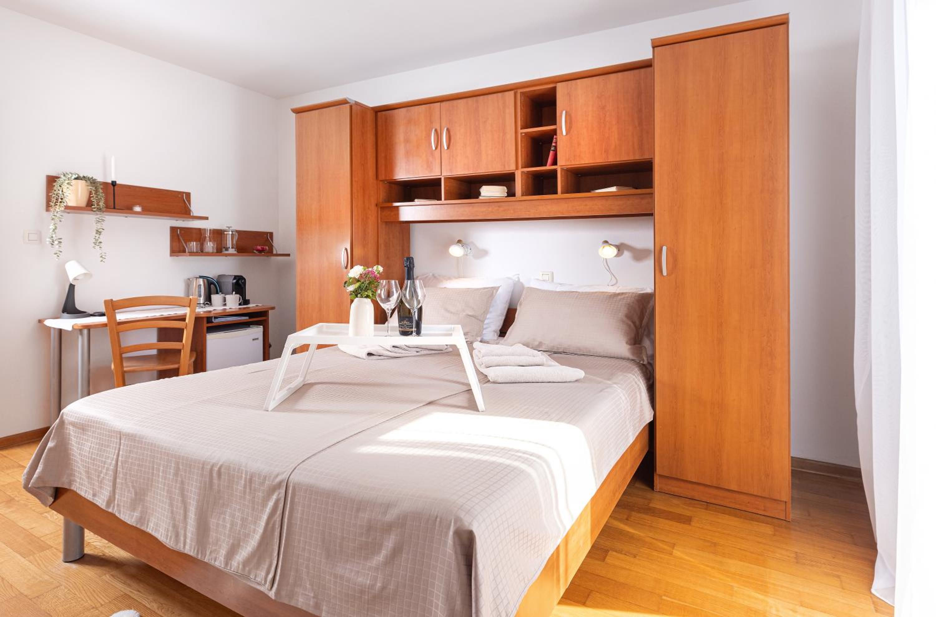 Deluxe Double Room with Balcony and Sea View photo 1