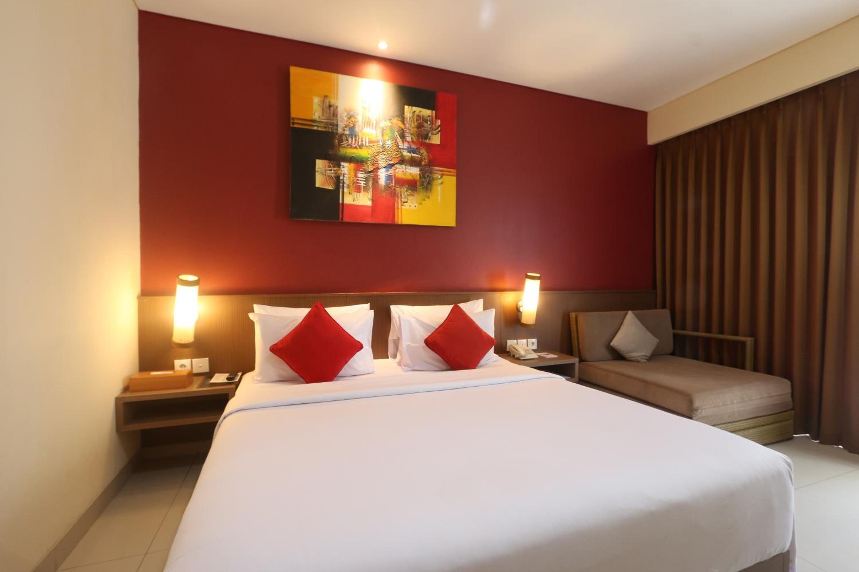 Deluxe Upper Floor Room, Double Bed with City View