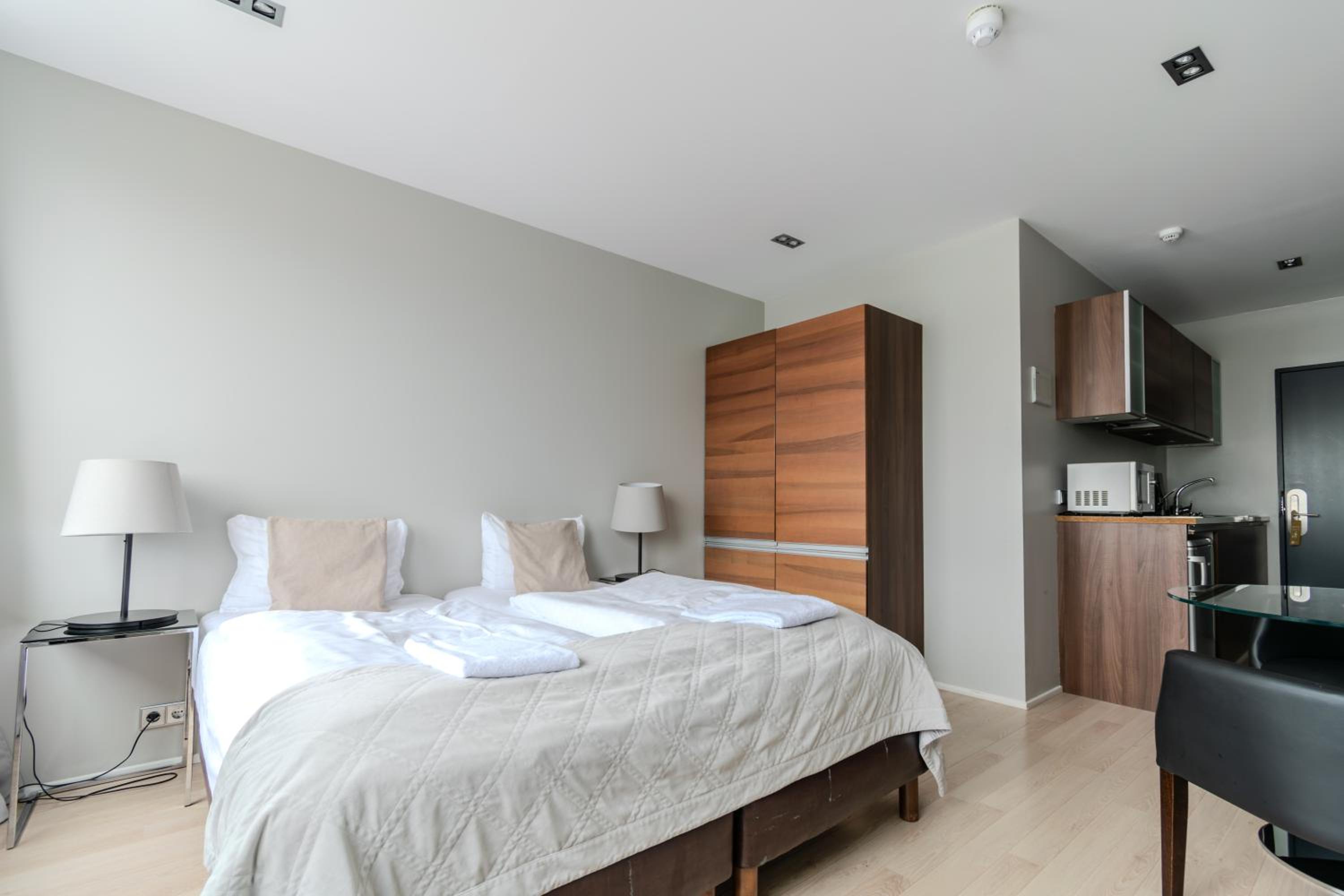 Studio Apartment with Private External Bathroom photo 1