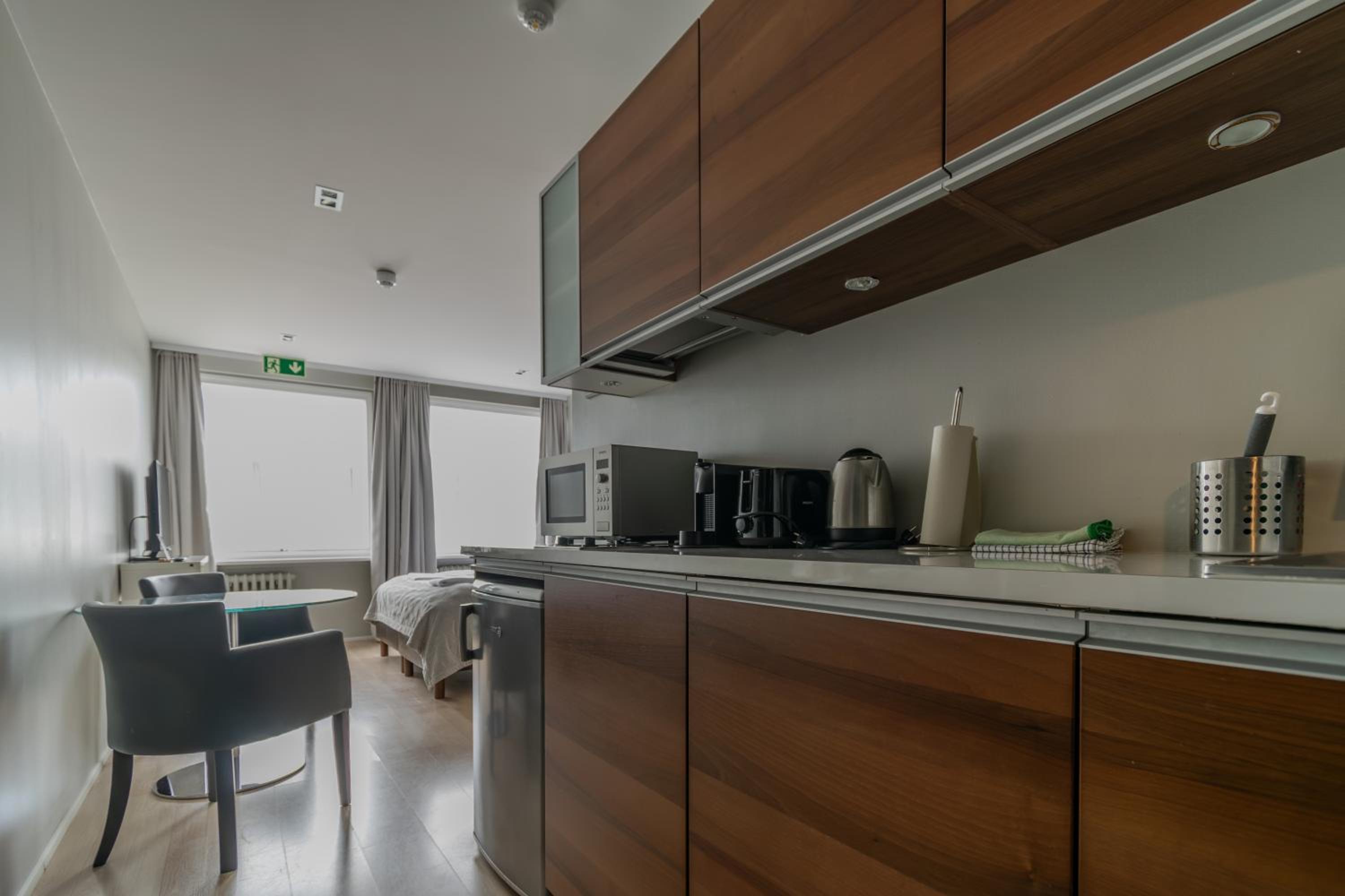 Studio Apartment with Private External Bathroom photo 3
