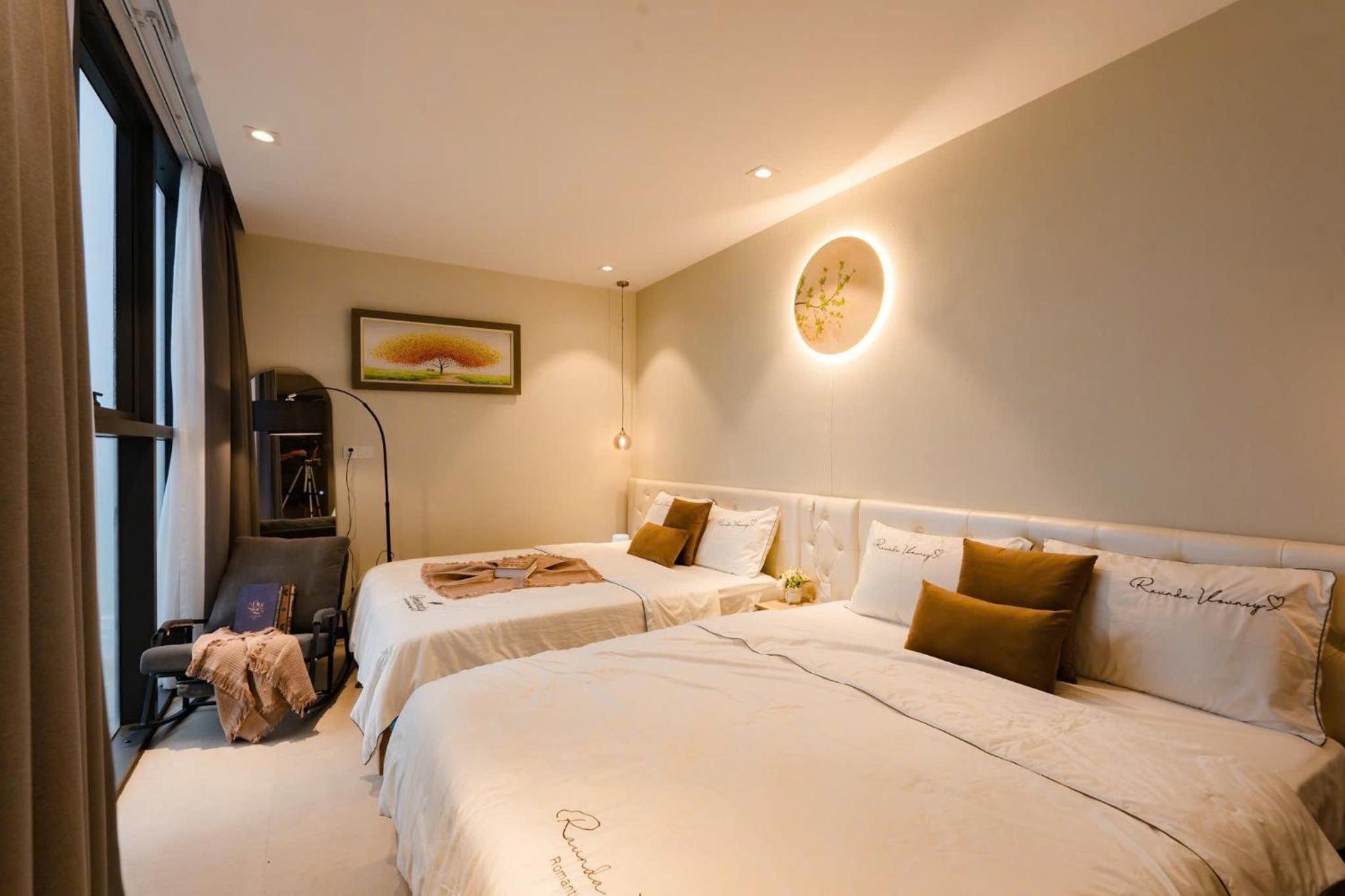 One-Bedroom Apartment with Balcony and Sea View