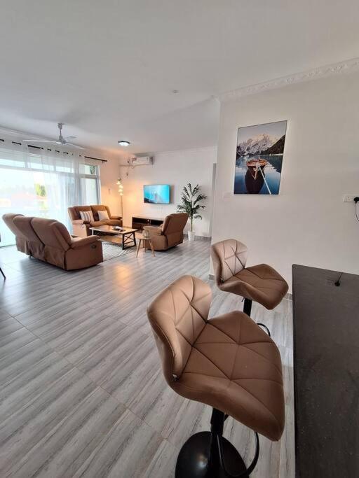Three-Bedroom Apartment photo 1