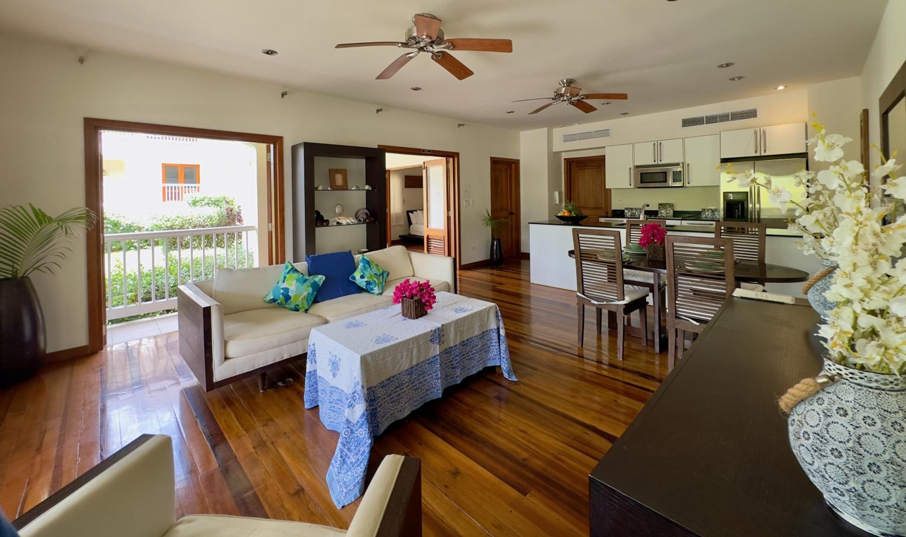 Deluxe King Suite