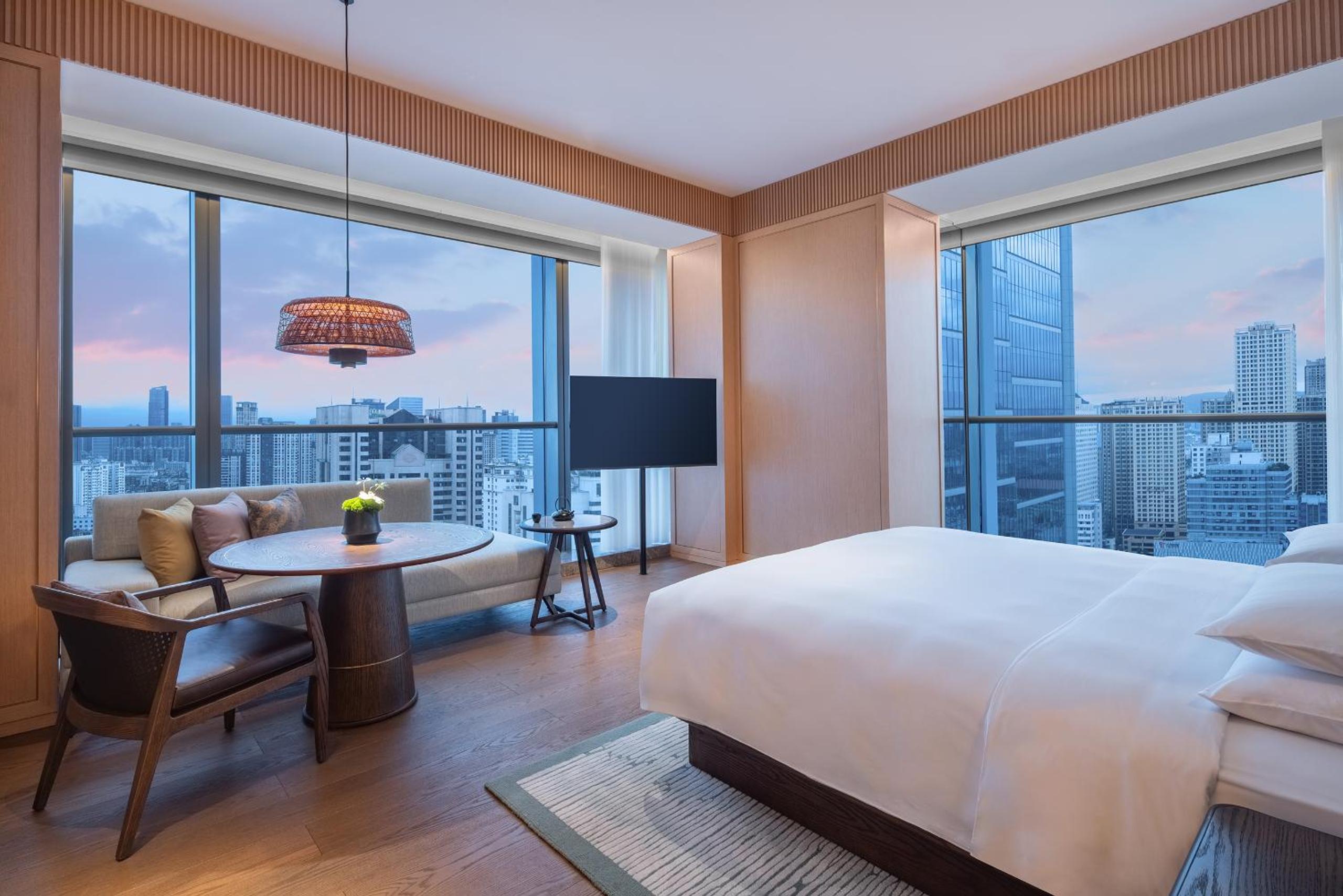 Premium King Room photo 1