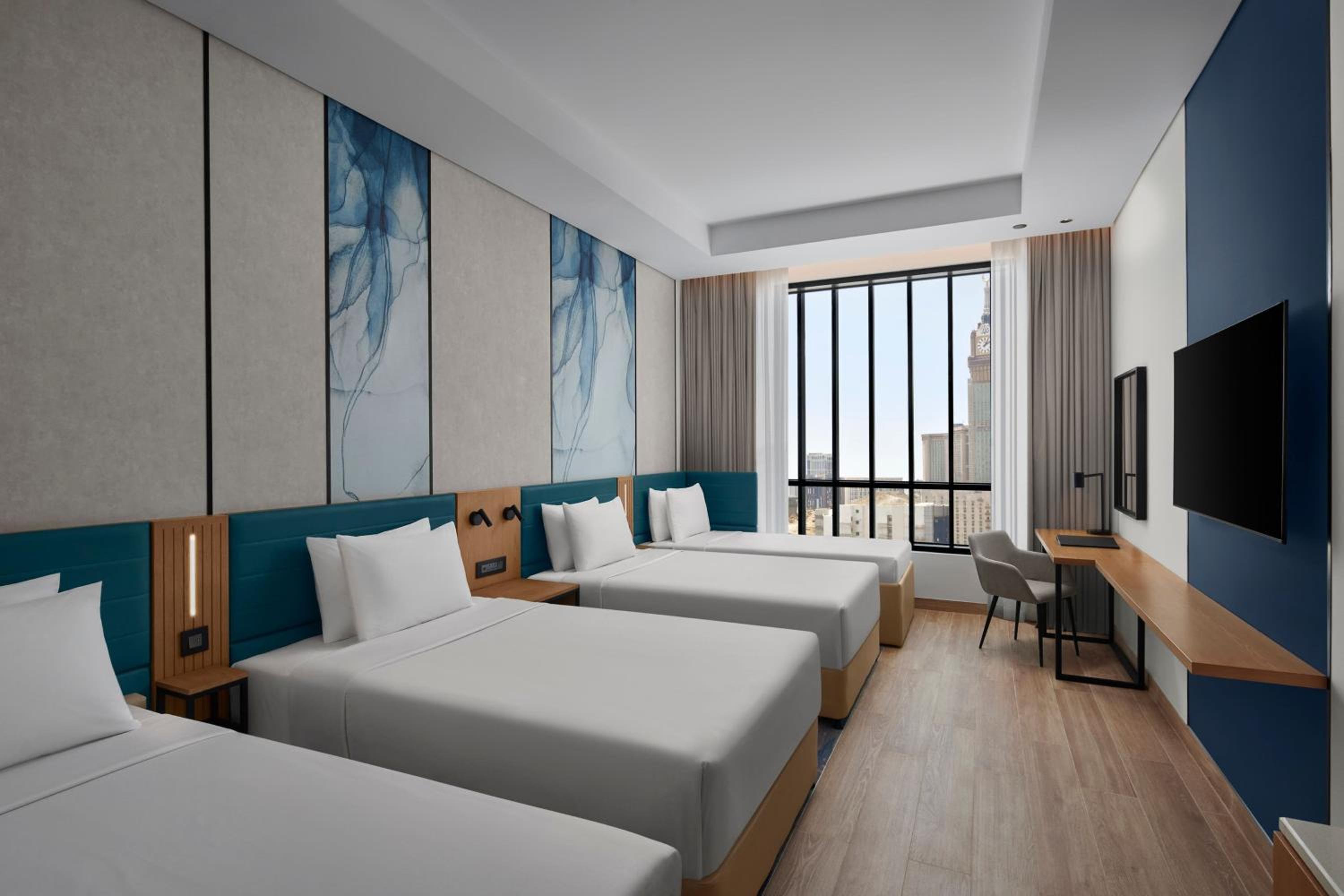 Premium Quadruple Room with Four Twin Beds - Photo 4