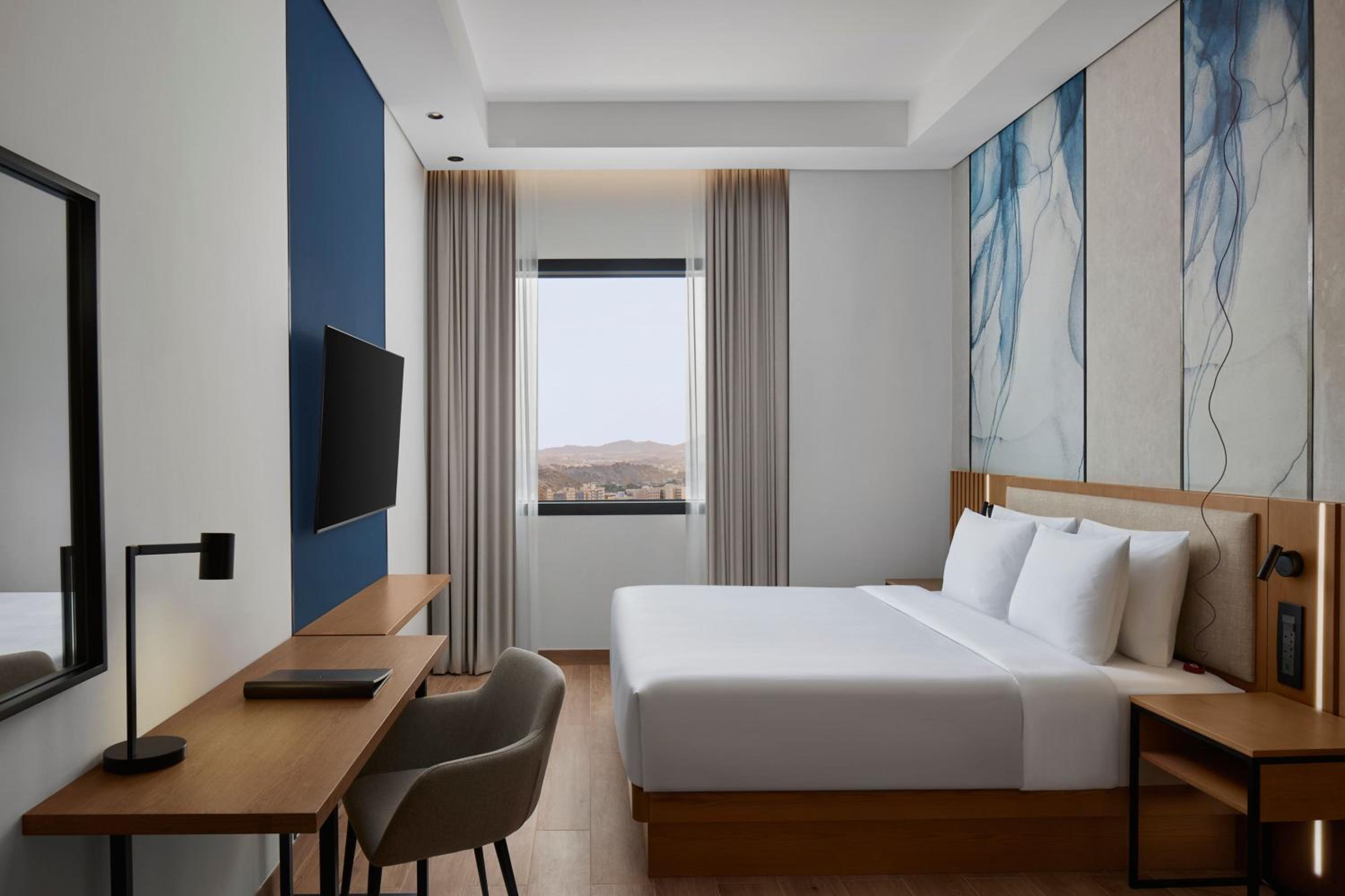 Deluxe King Room - Photo 3