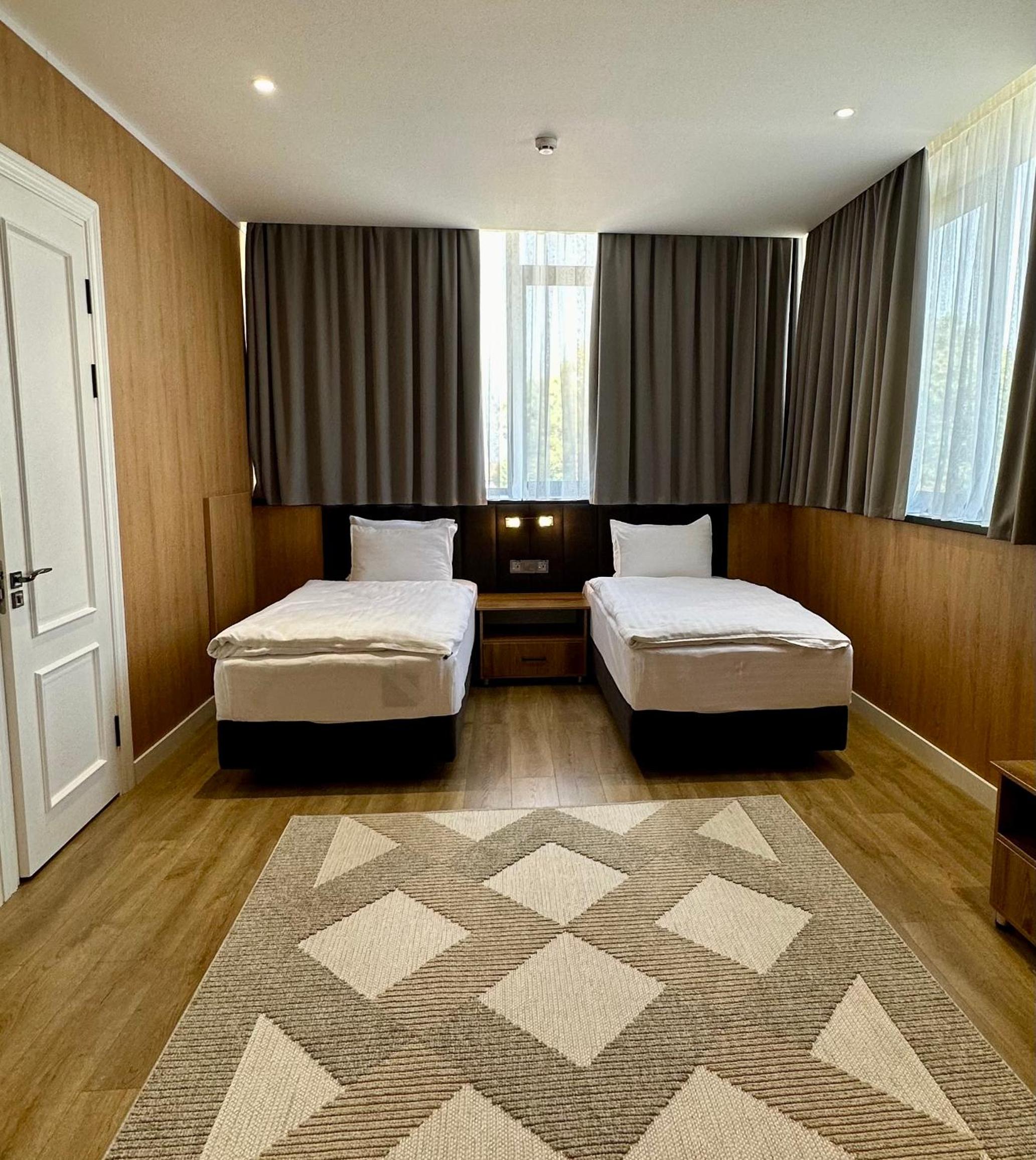 Double or Twin Room photo 3