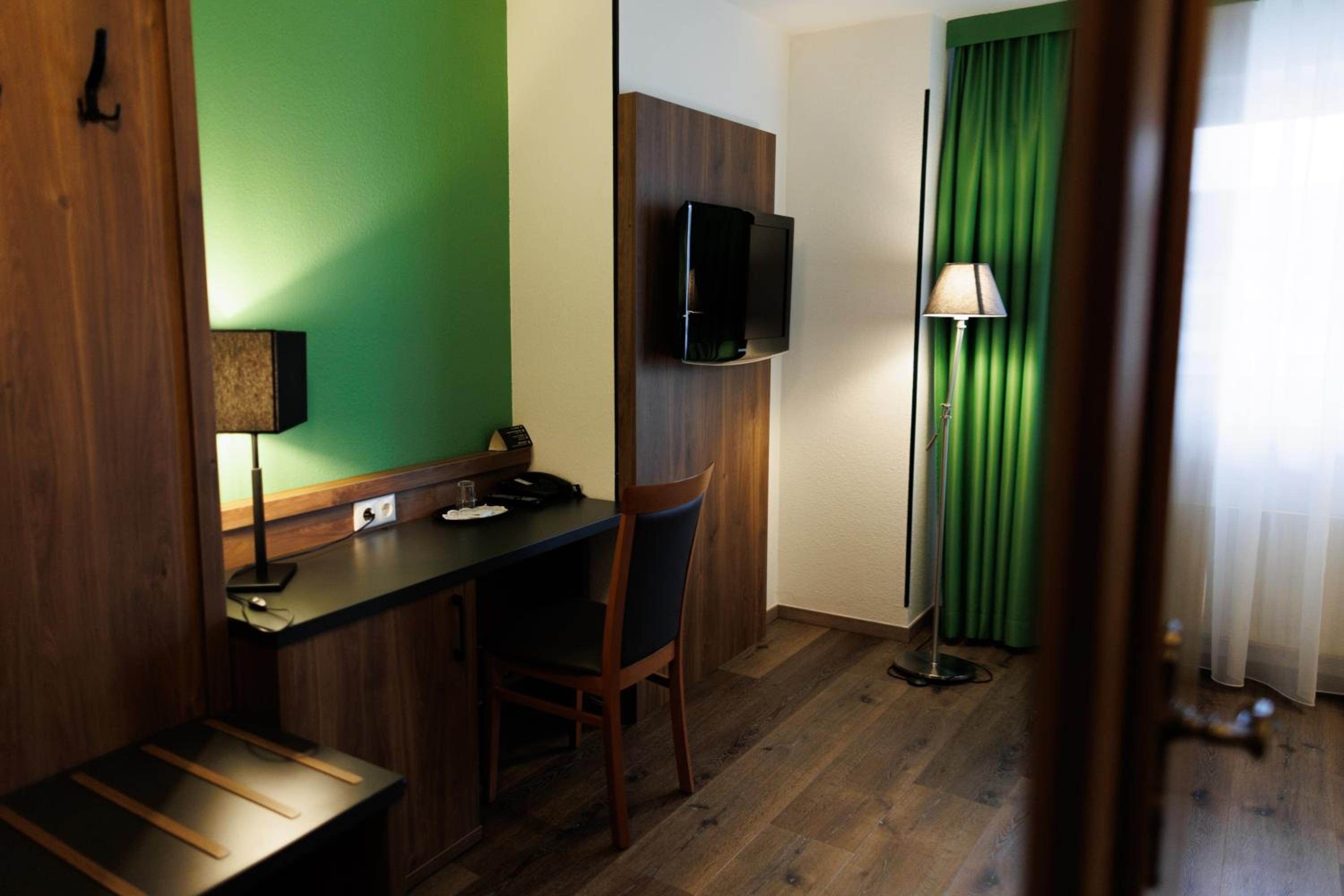 Queen Room - Photo 14
