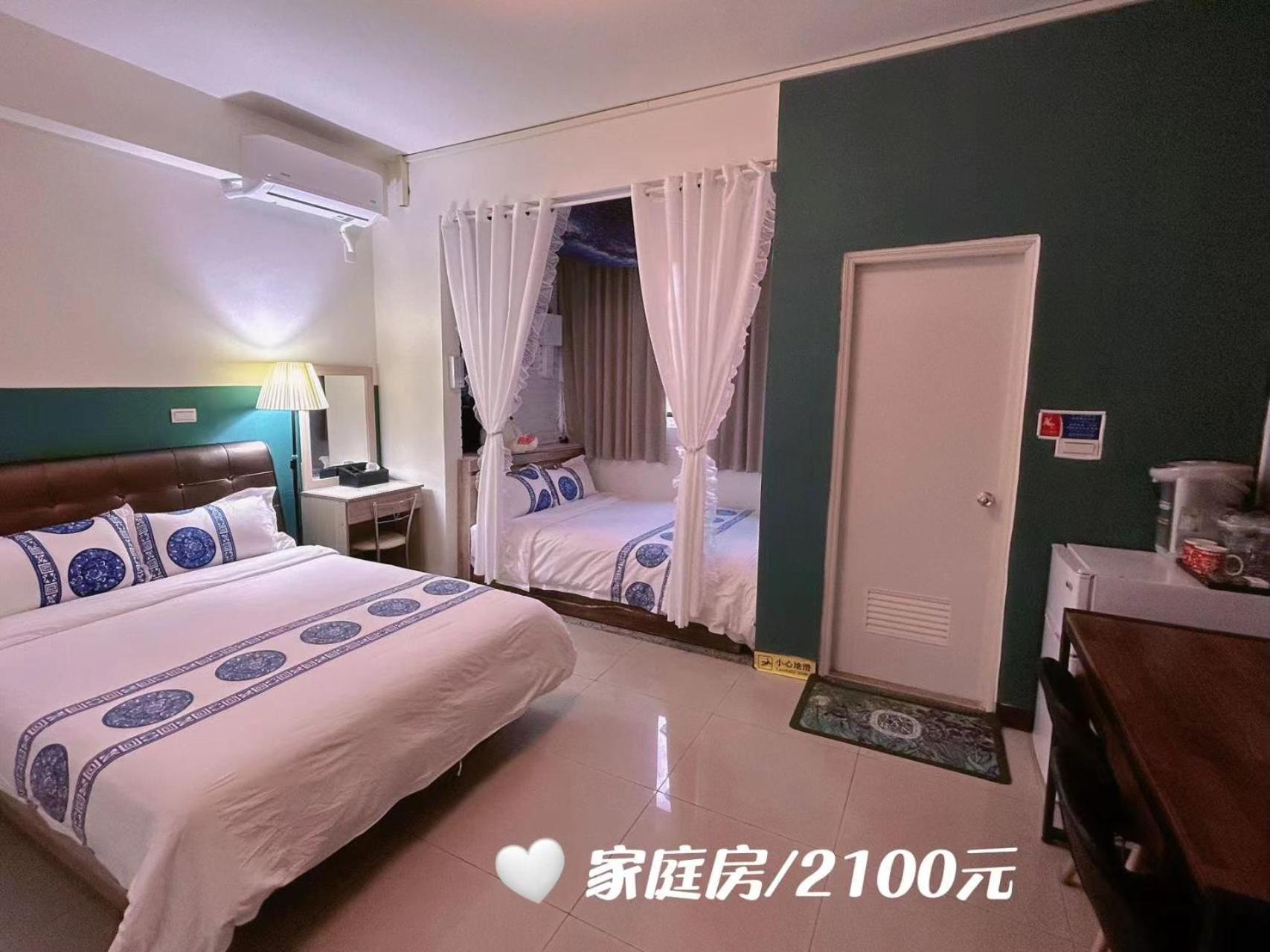 Four-Bedroom House photo 3