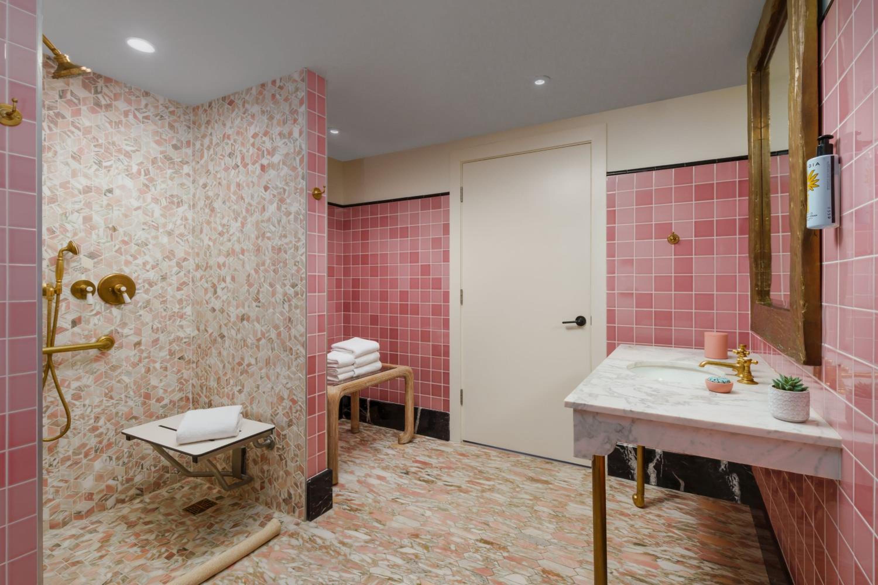 Arigato King Suite with Ocean View - Photo 6