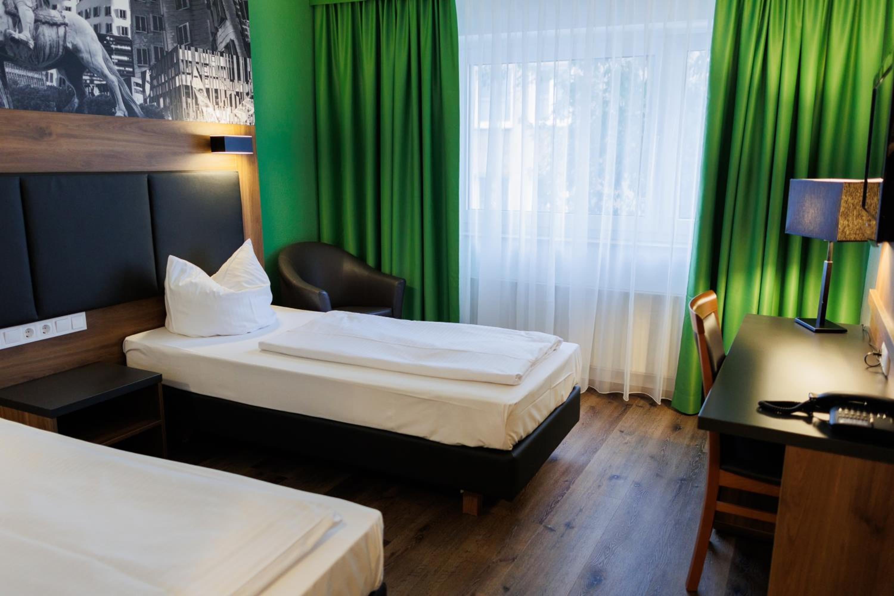 Deluxe Twin Room - Photo 5