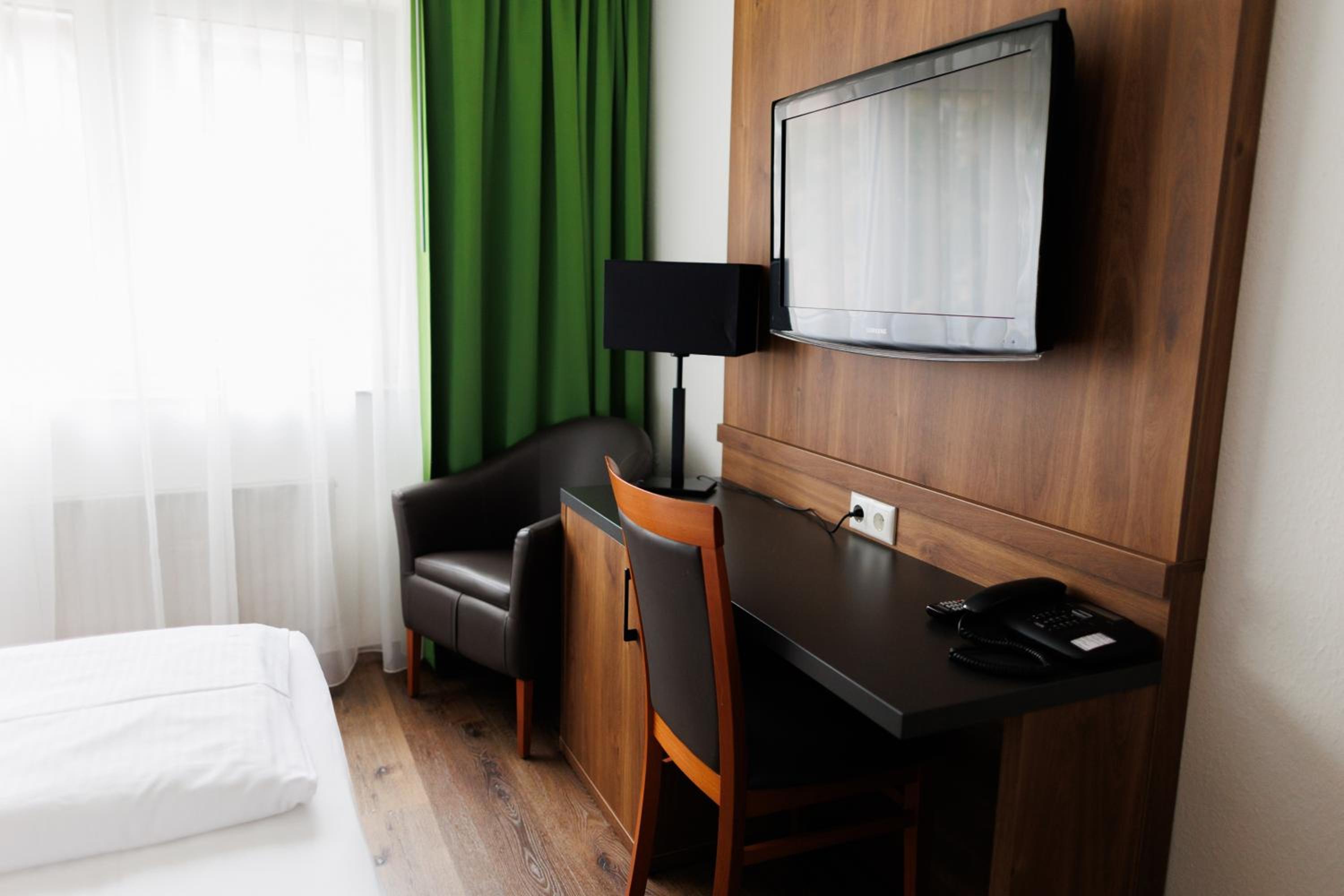 Deluxe Double Room - Photo 10