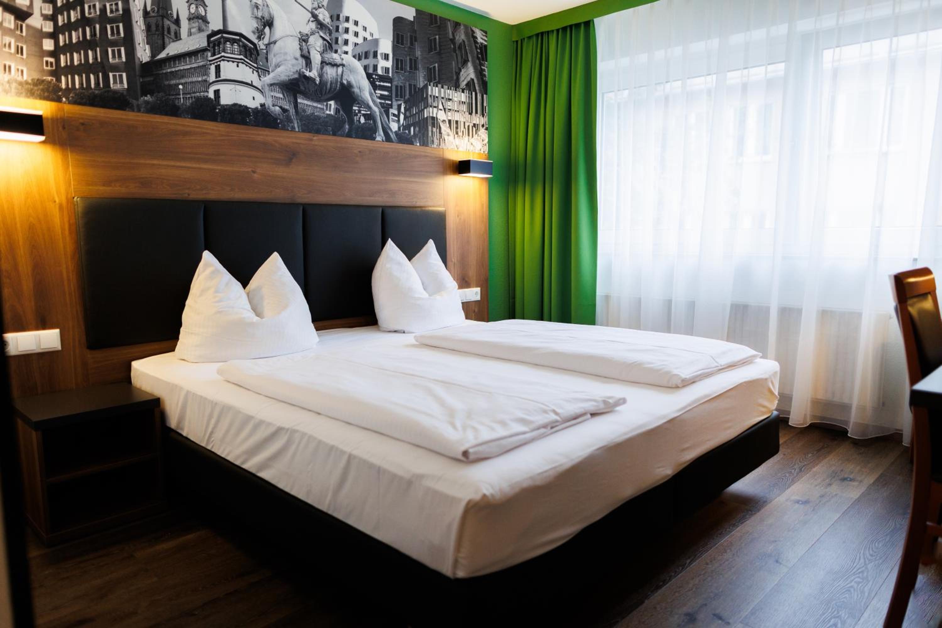 Deluxe Double Room - Photo 3
