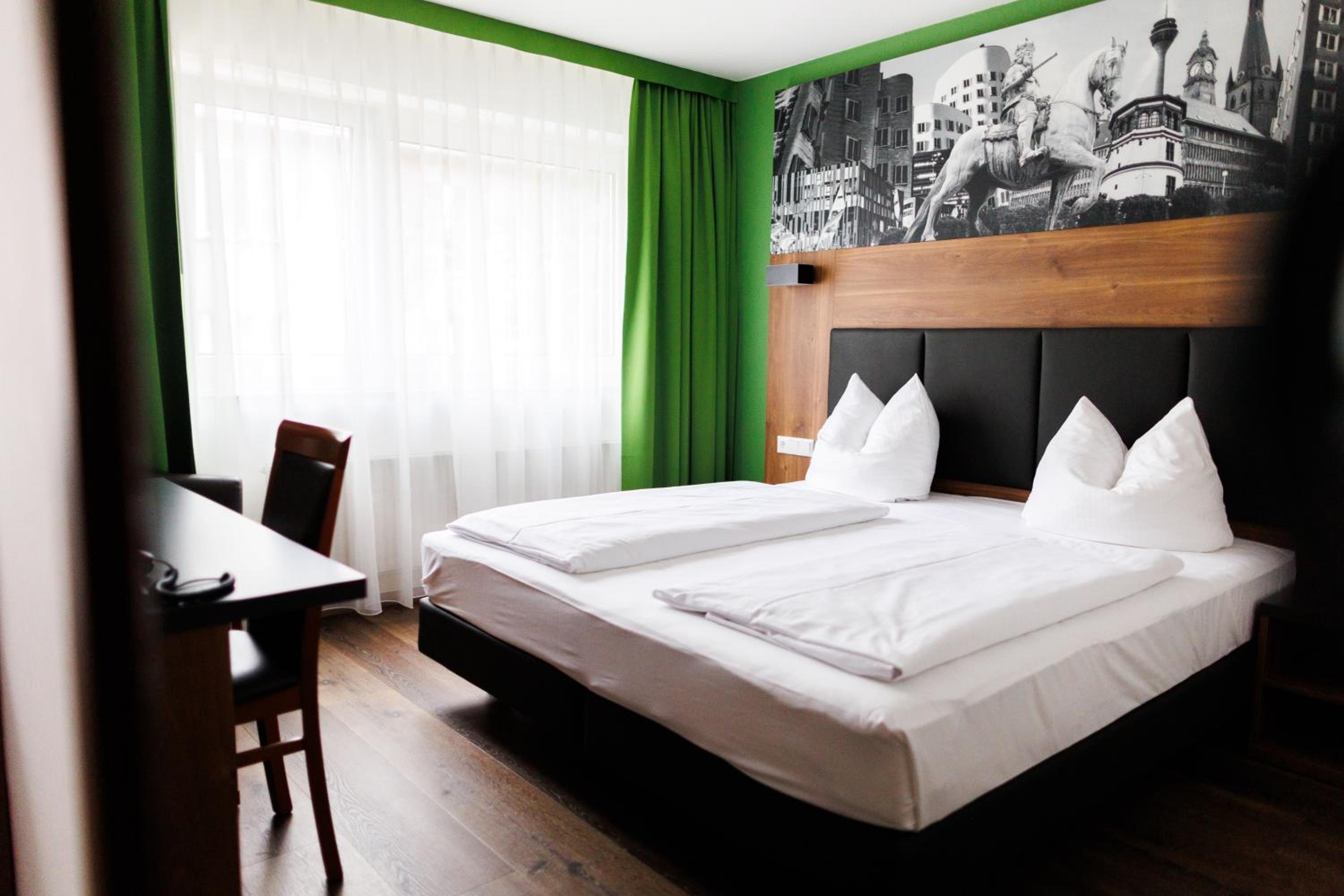 Deluxe Double Room - Photo 8