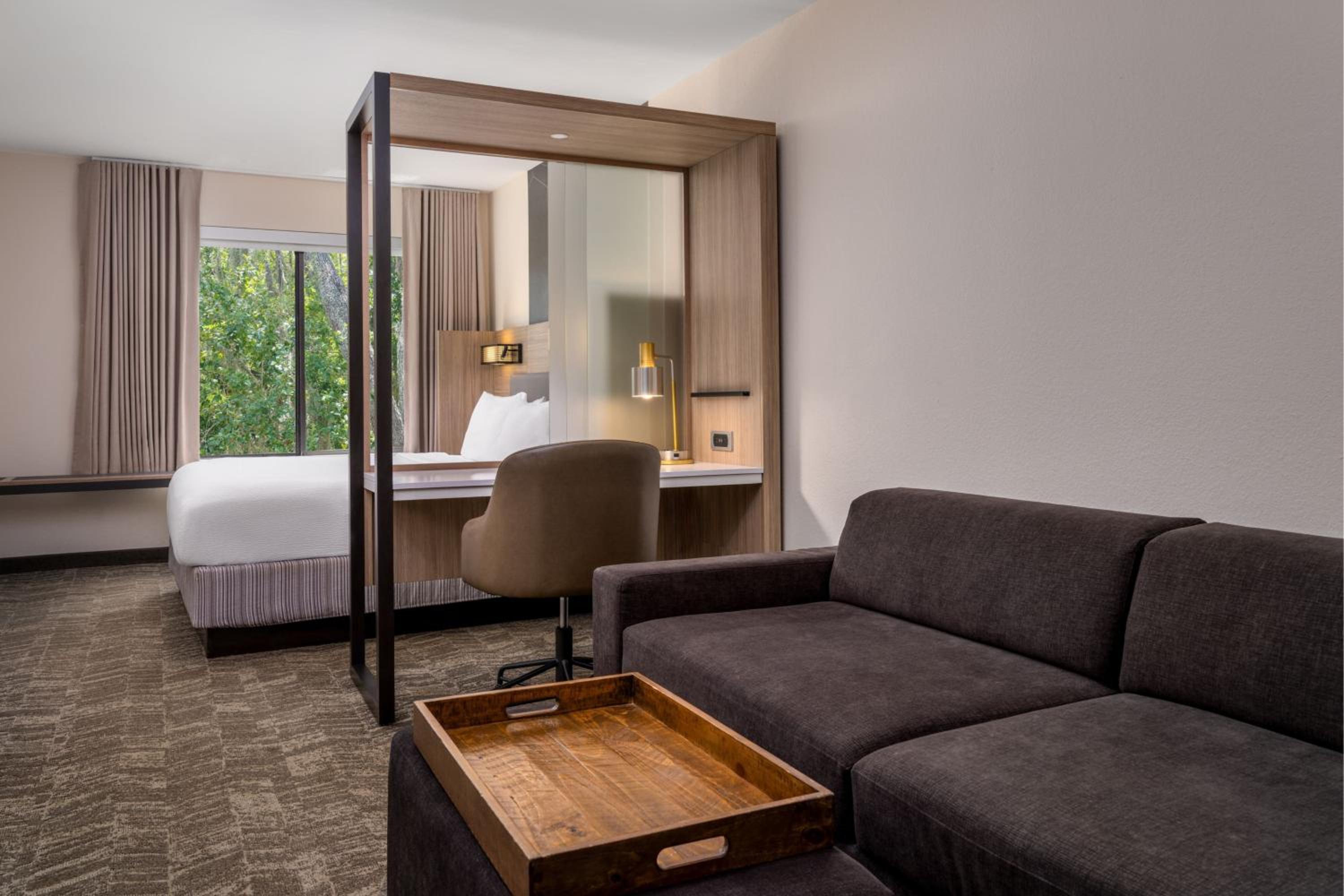 King Studio with Sofa Bed - Photo 6