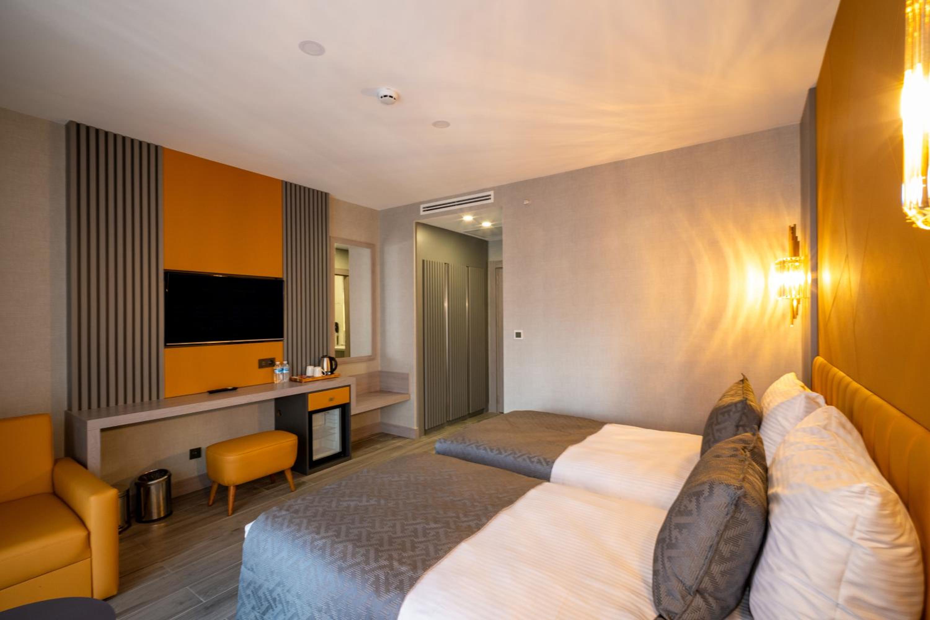 Superior Twin Room photo 3