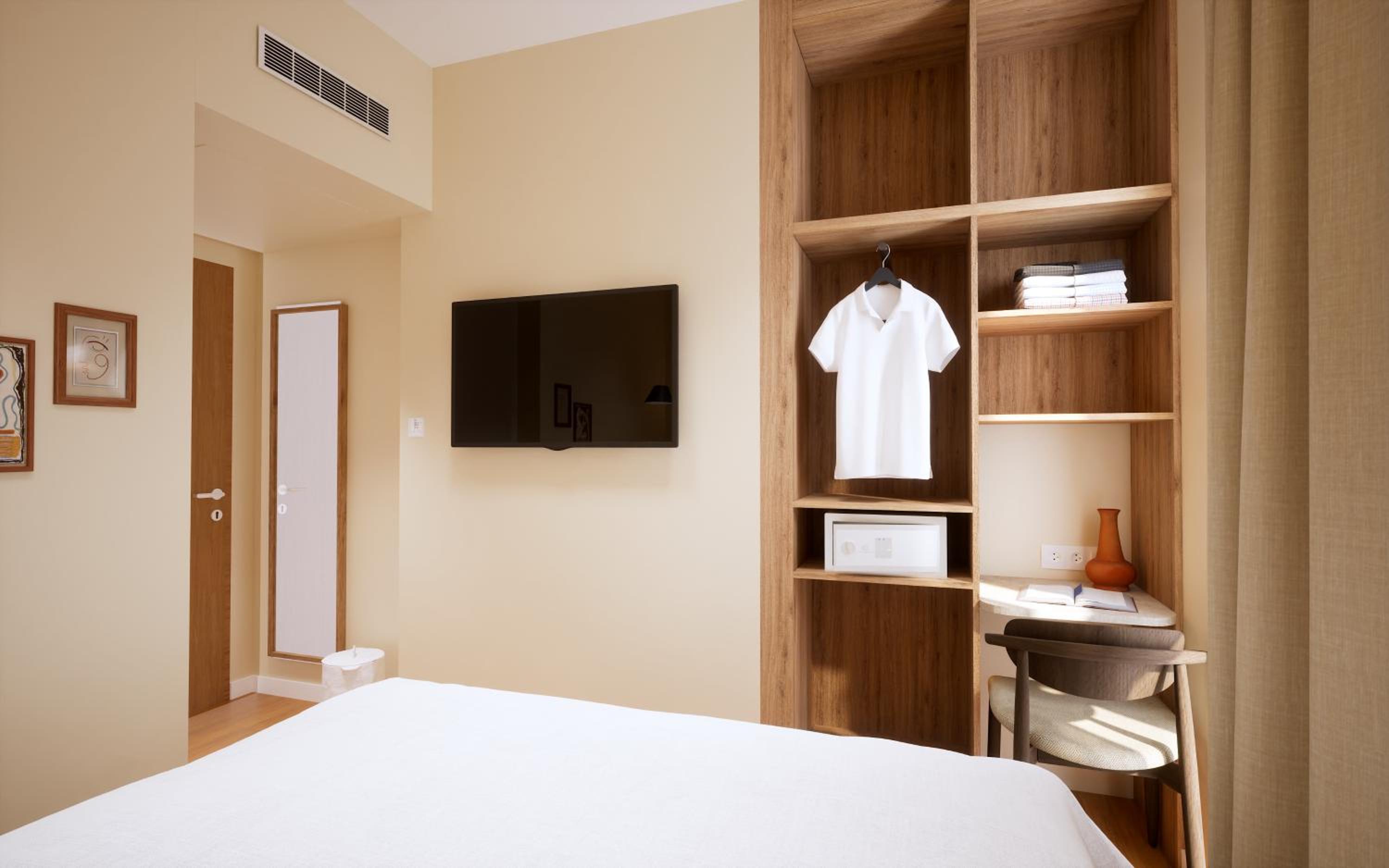 Standard Queen Room