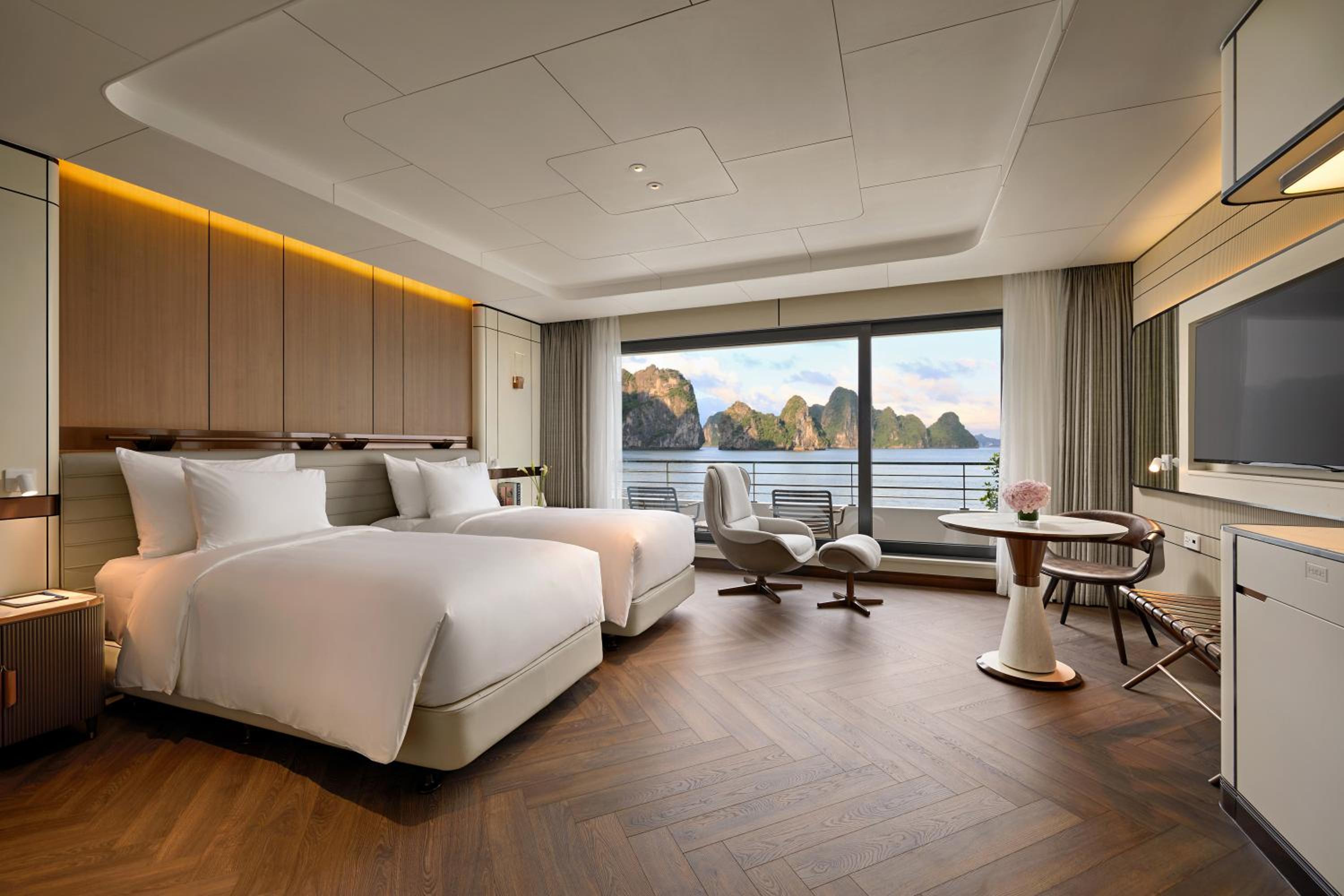 Executive Suite - Photo 2