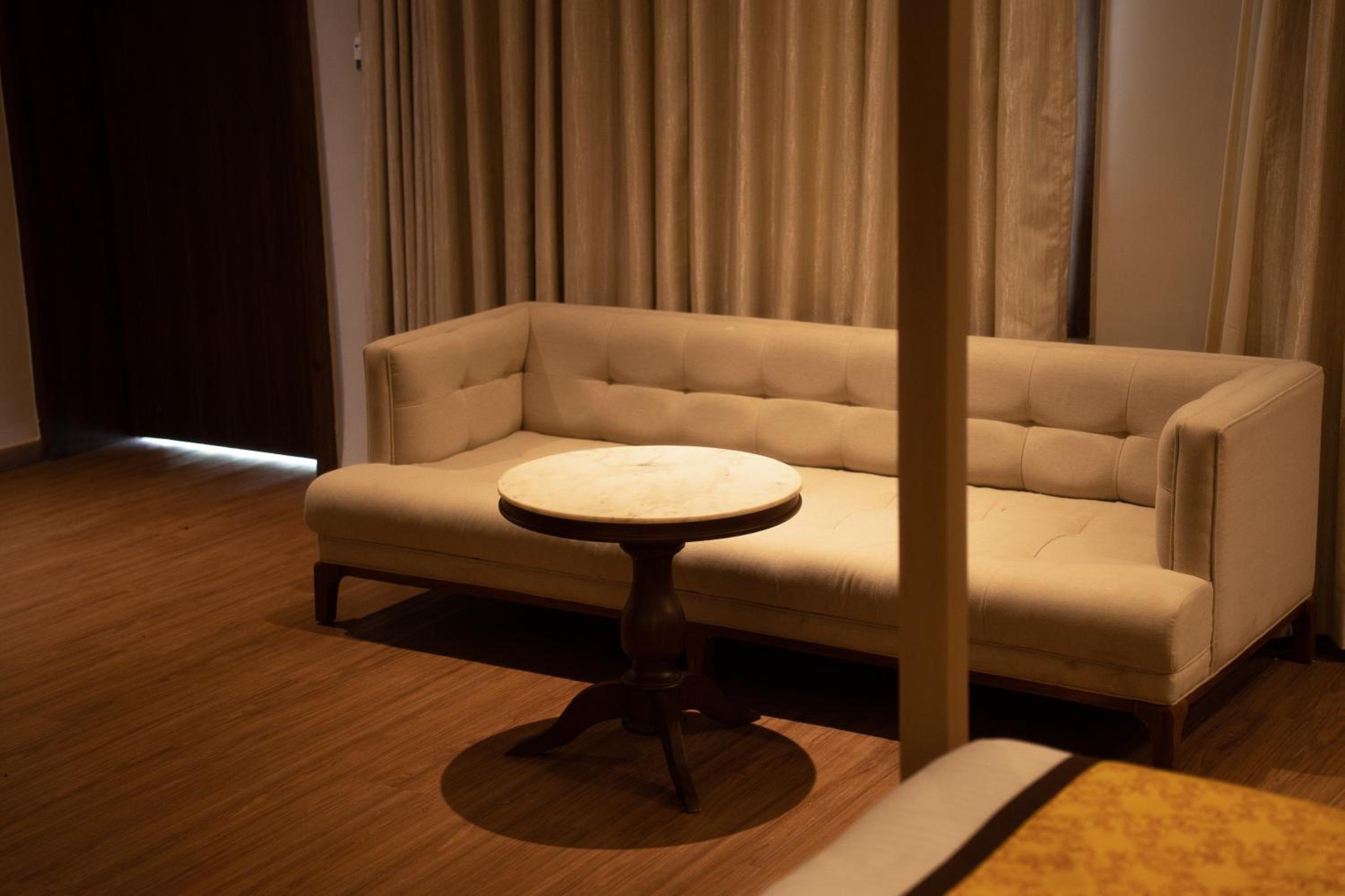 King Suite - Photo 6