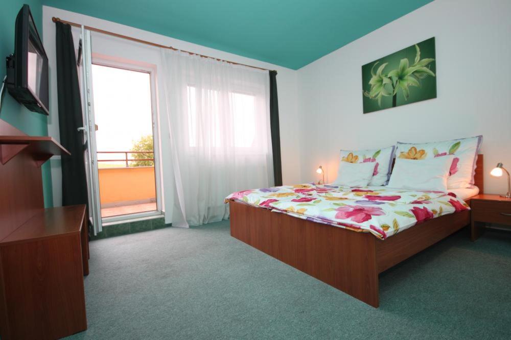 Comfort Double Room with Balcony - Photo 3