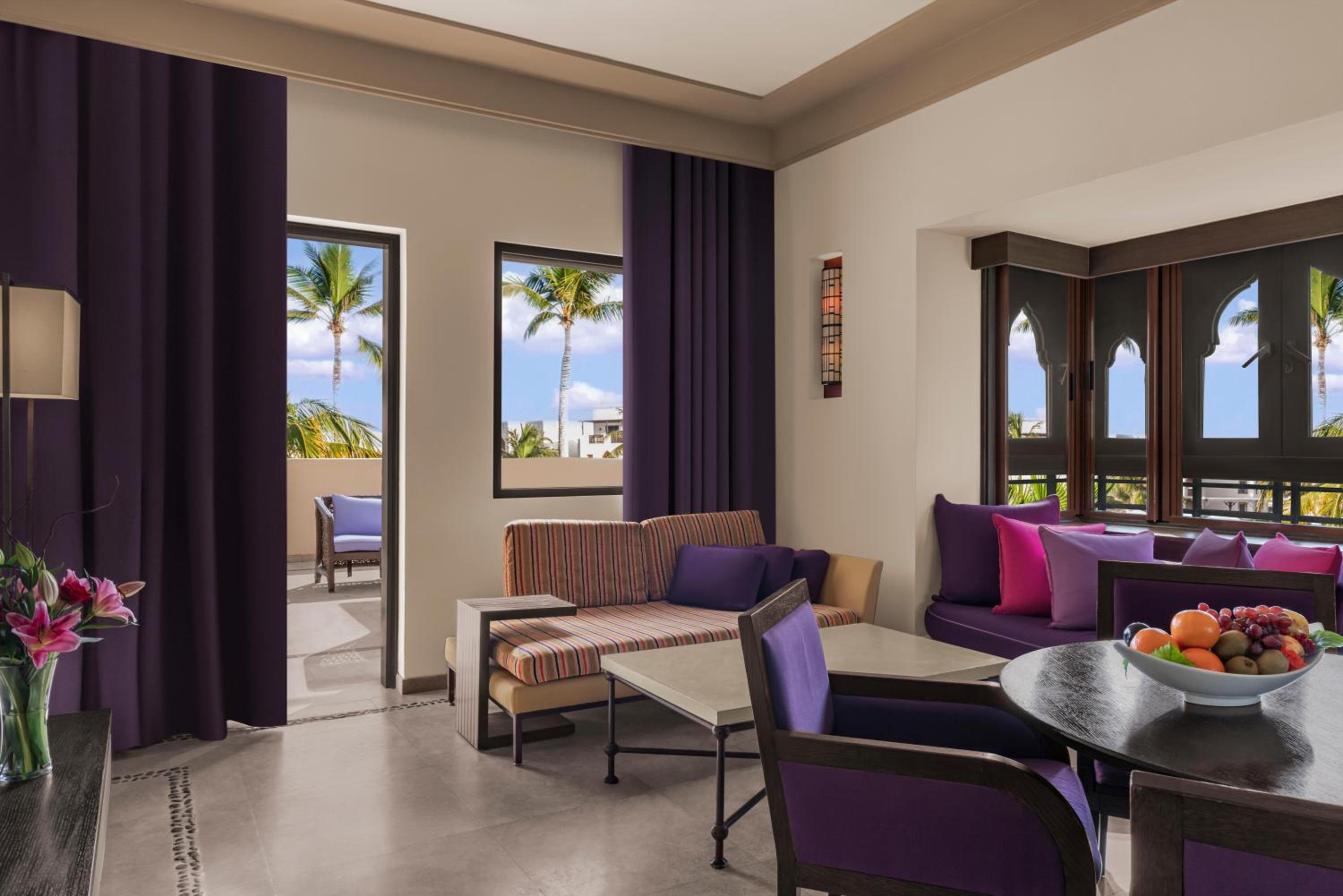 	 Ocean View Suite with Lounge Access with Aqua Park Access - Photo 4