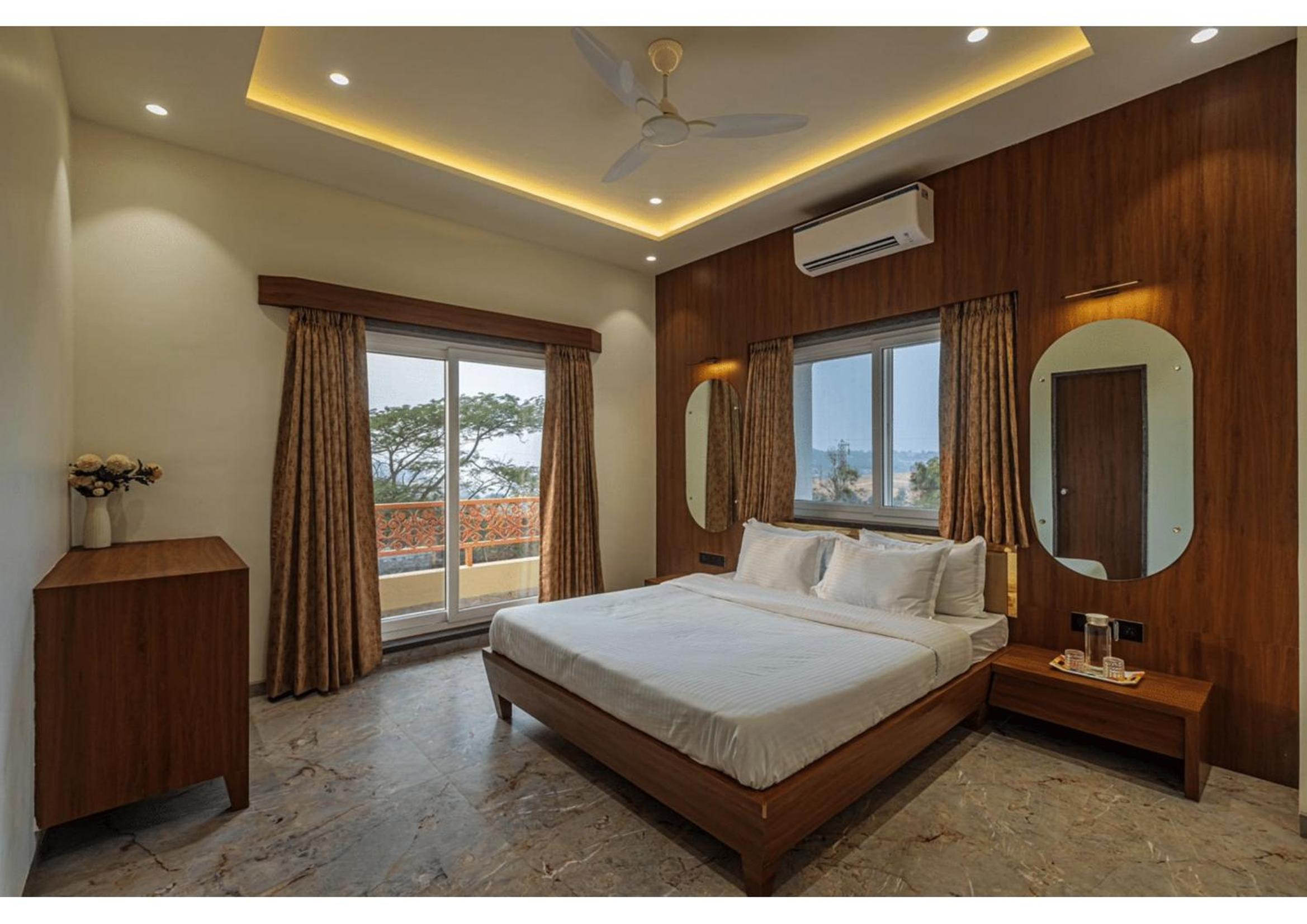 Four-Bedroom Luxury Apartment
