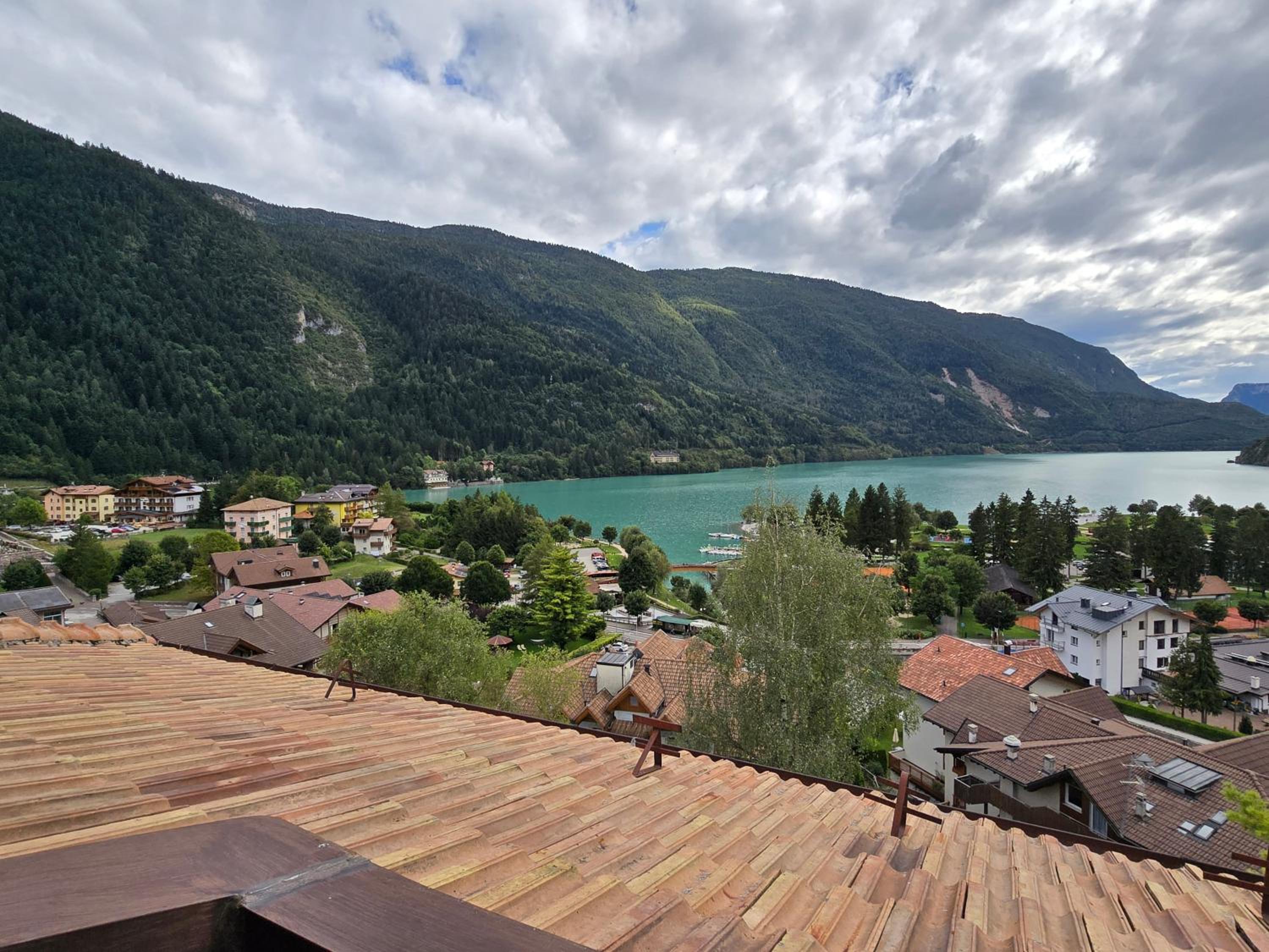 Double or Twin Room with Balcony and Lake View - Photo 22