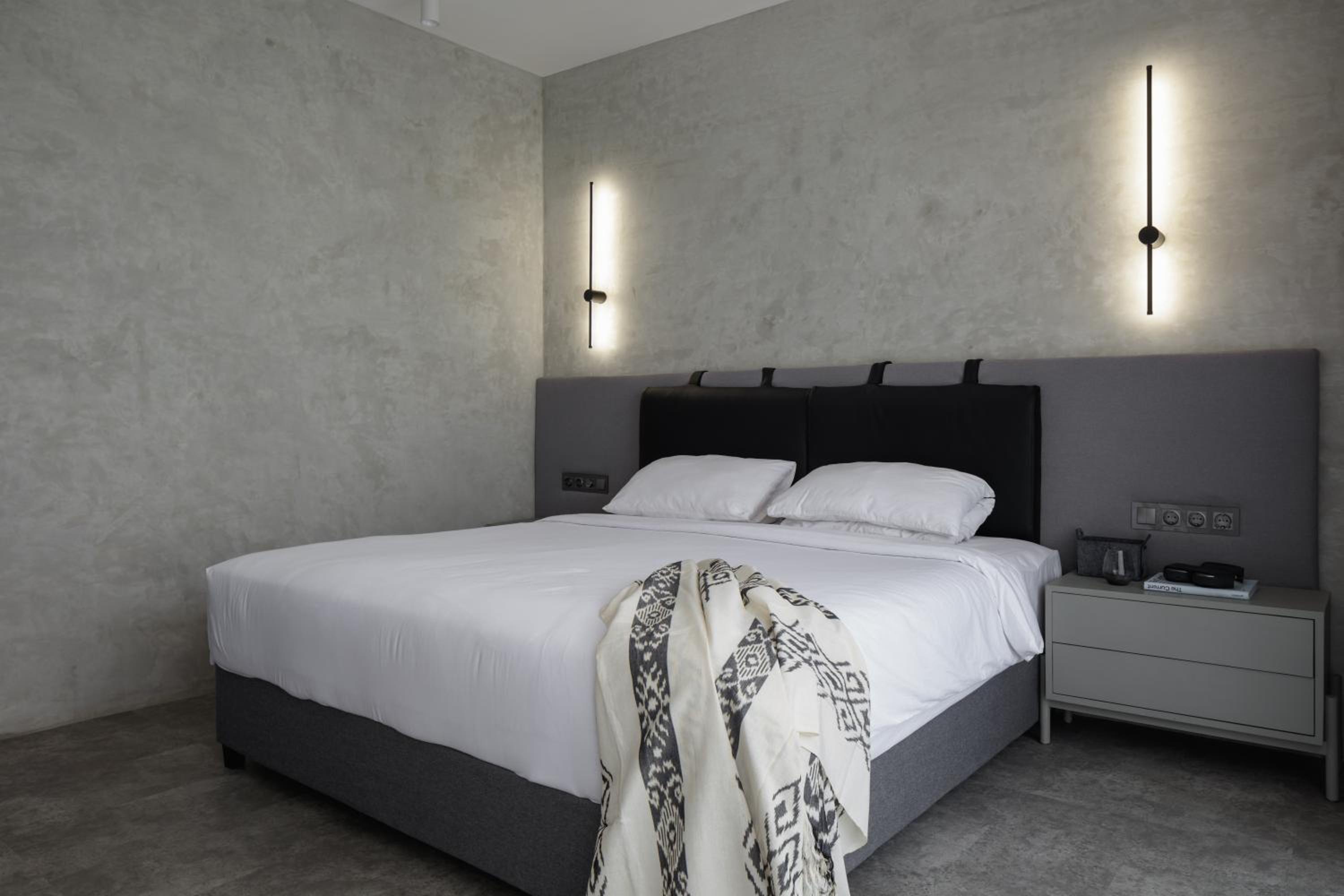 One-Bedroom Apartment with Spa Bath - Photo 2