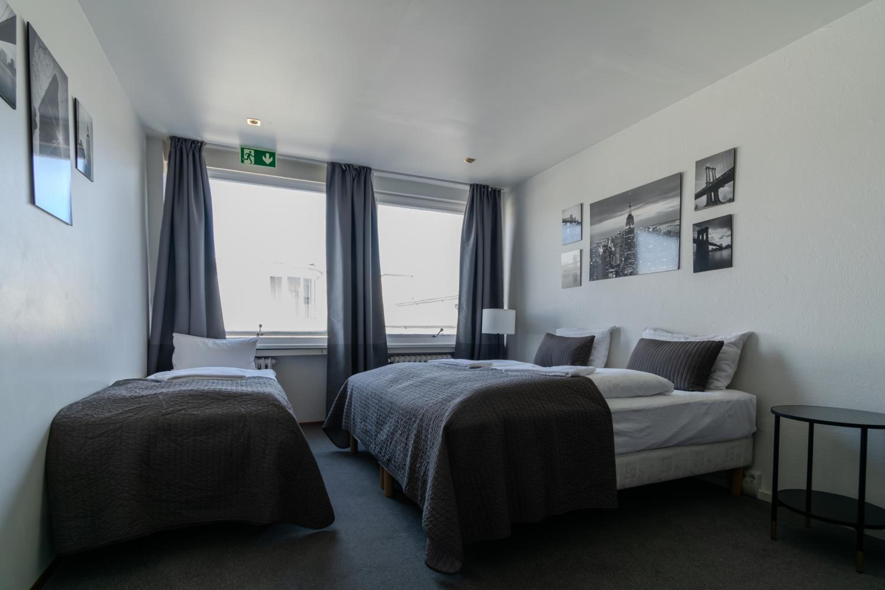 Three-Bedroom Apartment - Photo 7