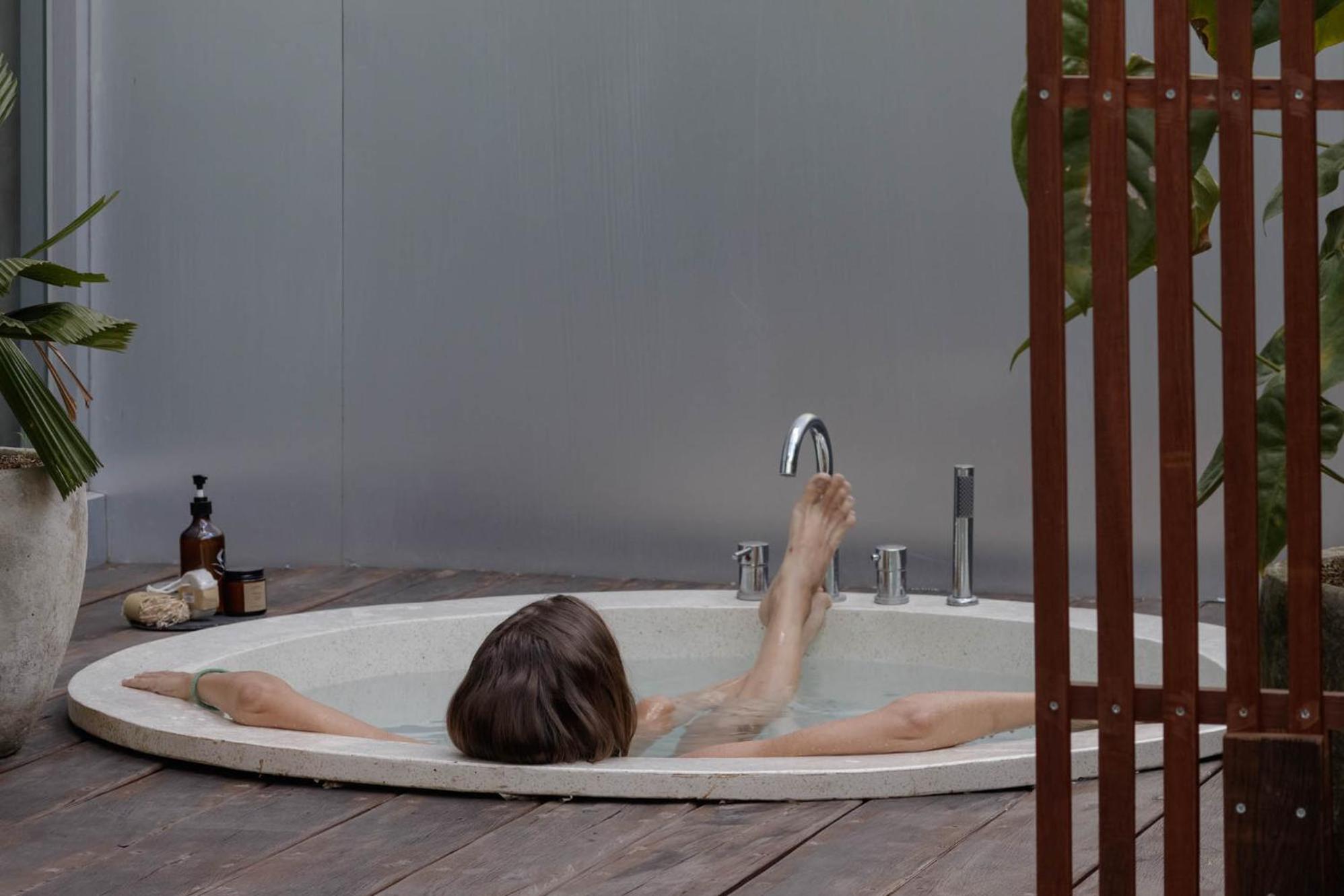 One-Bedroom Apartment with Spa Bath - Photo 14