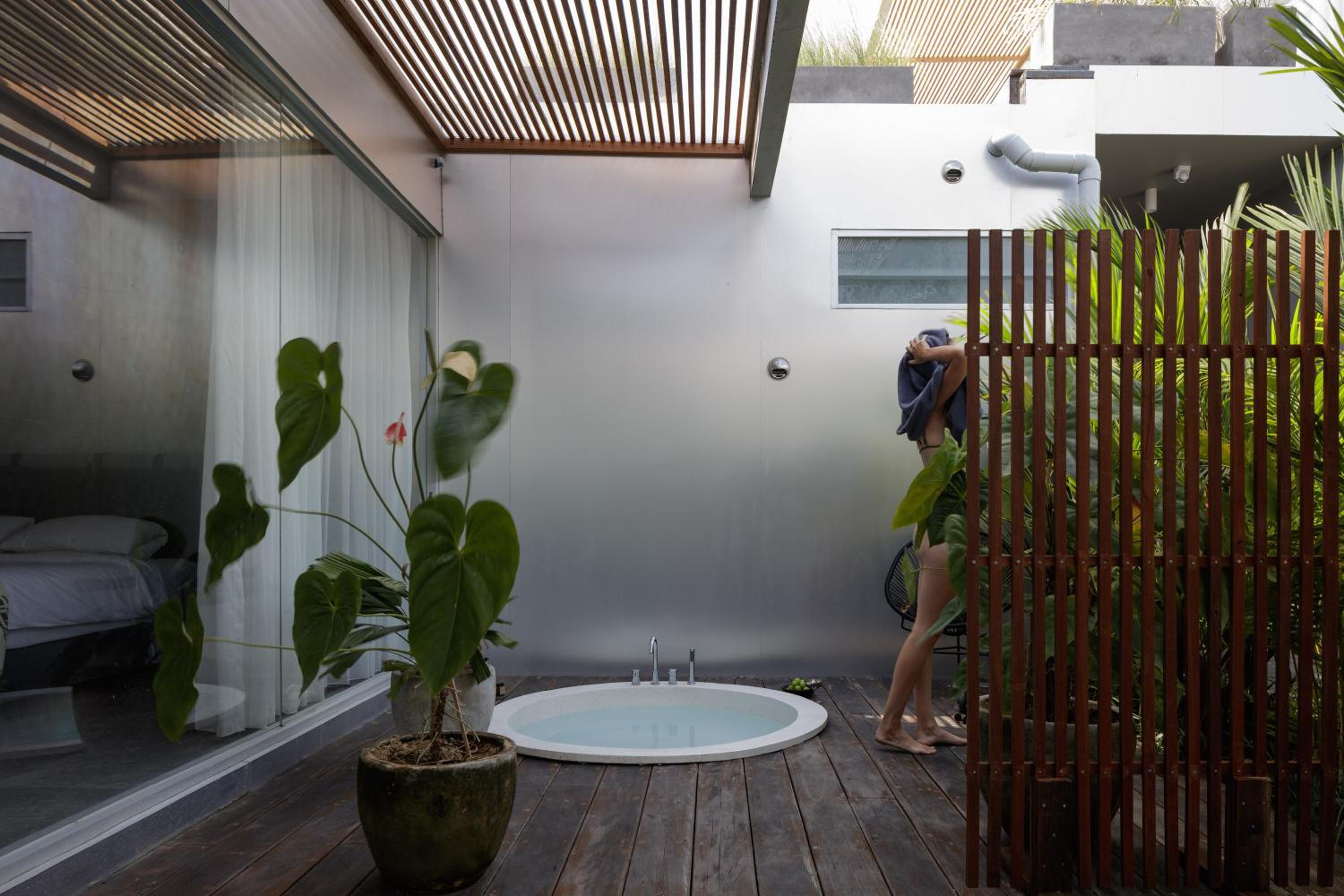 One-Bedroom Apartment with Spa Bath - Photo 13