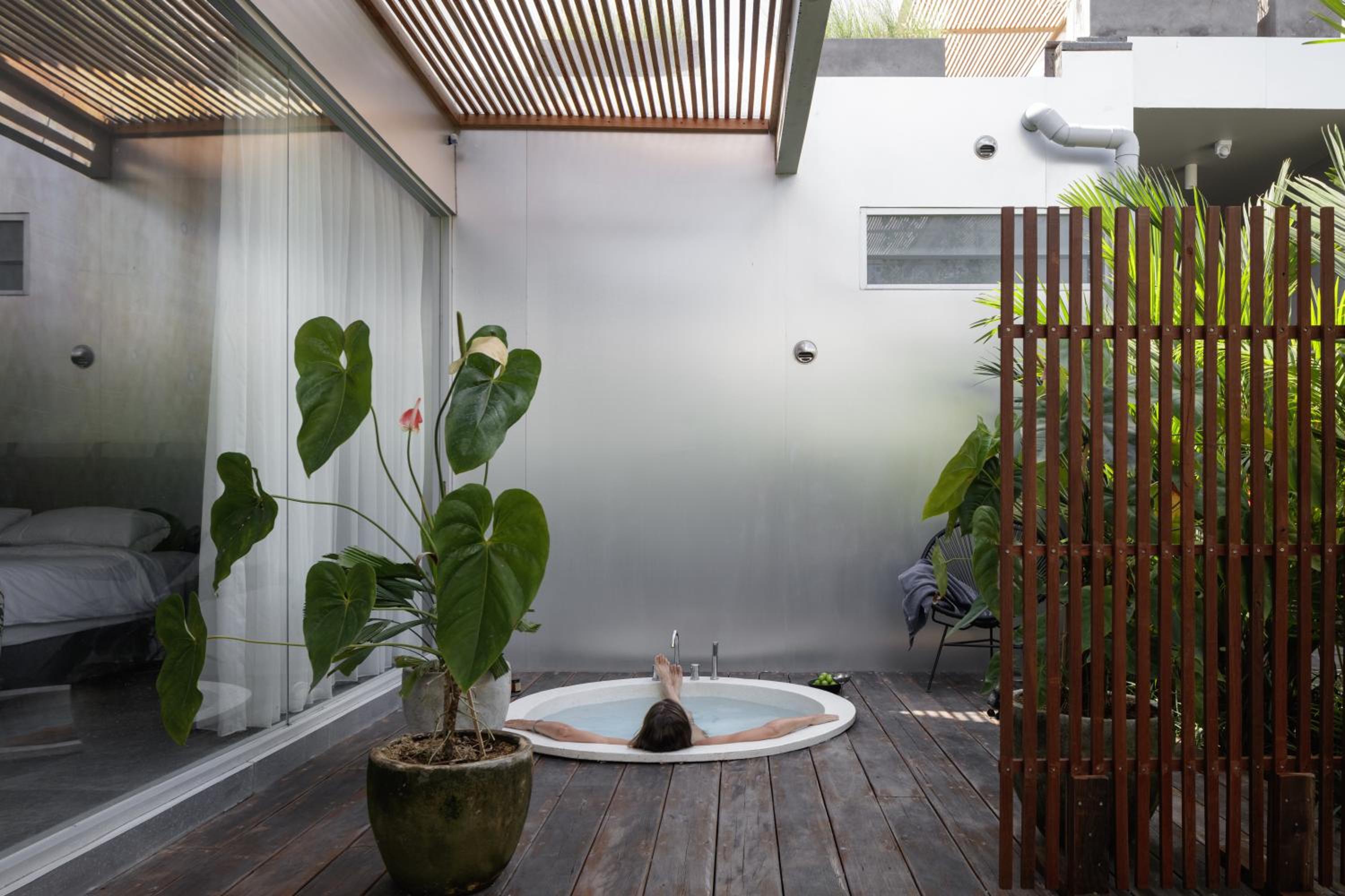 One-Bedroom Apartment with Spa Bath - Photo 15