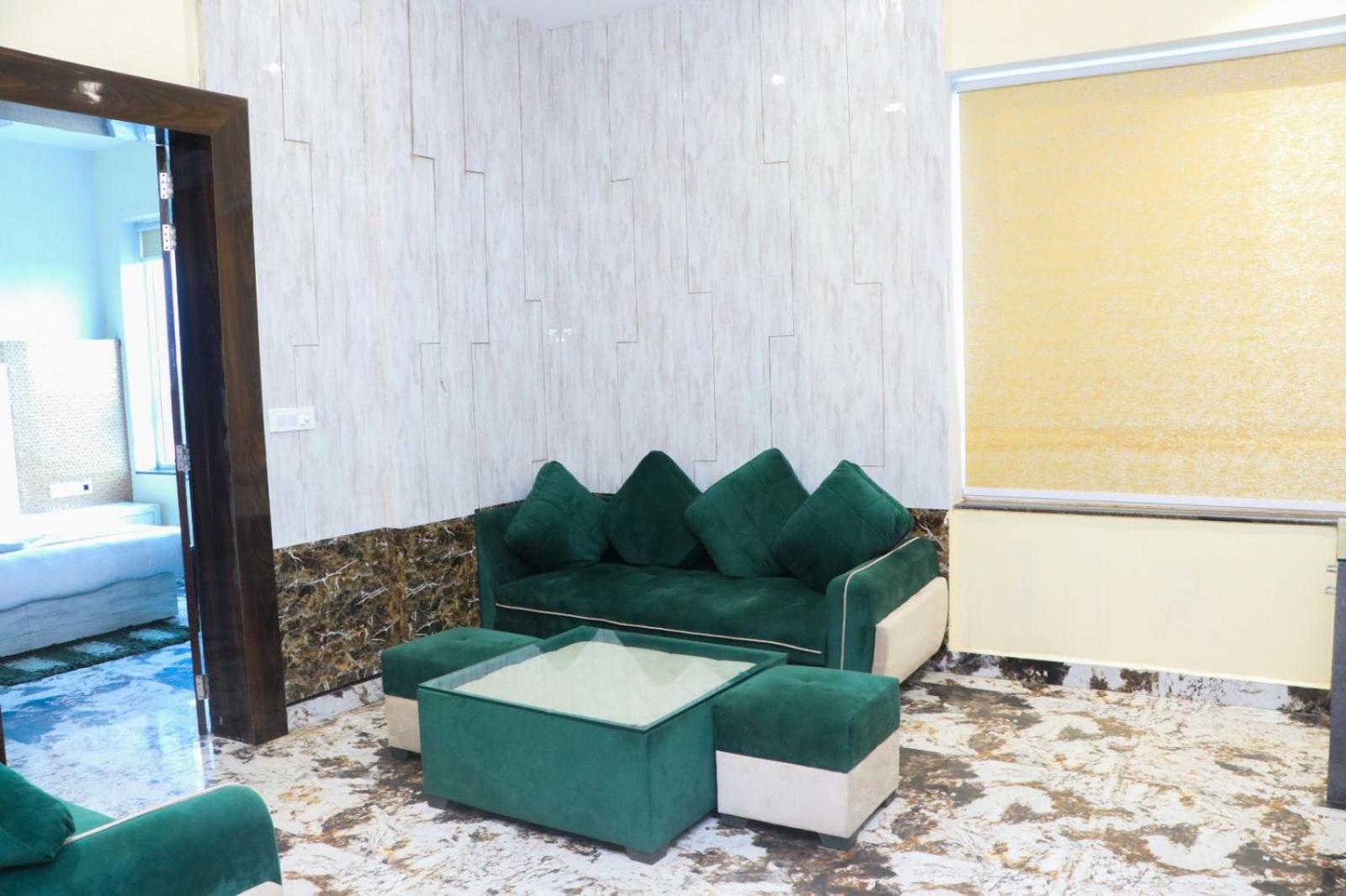 Deluxe Suite photo 2