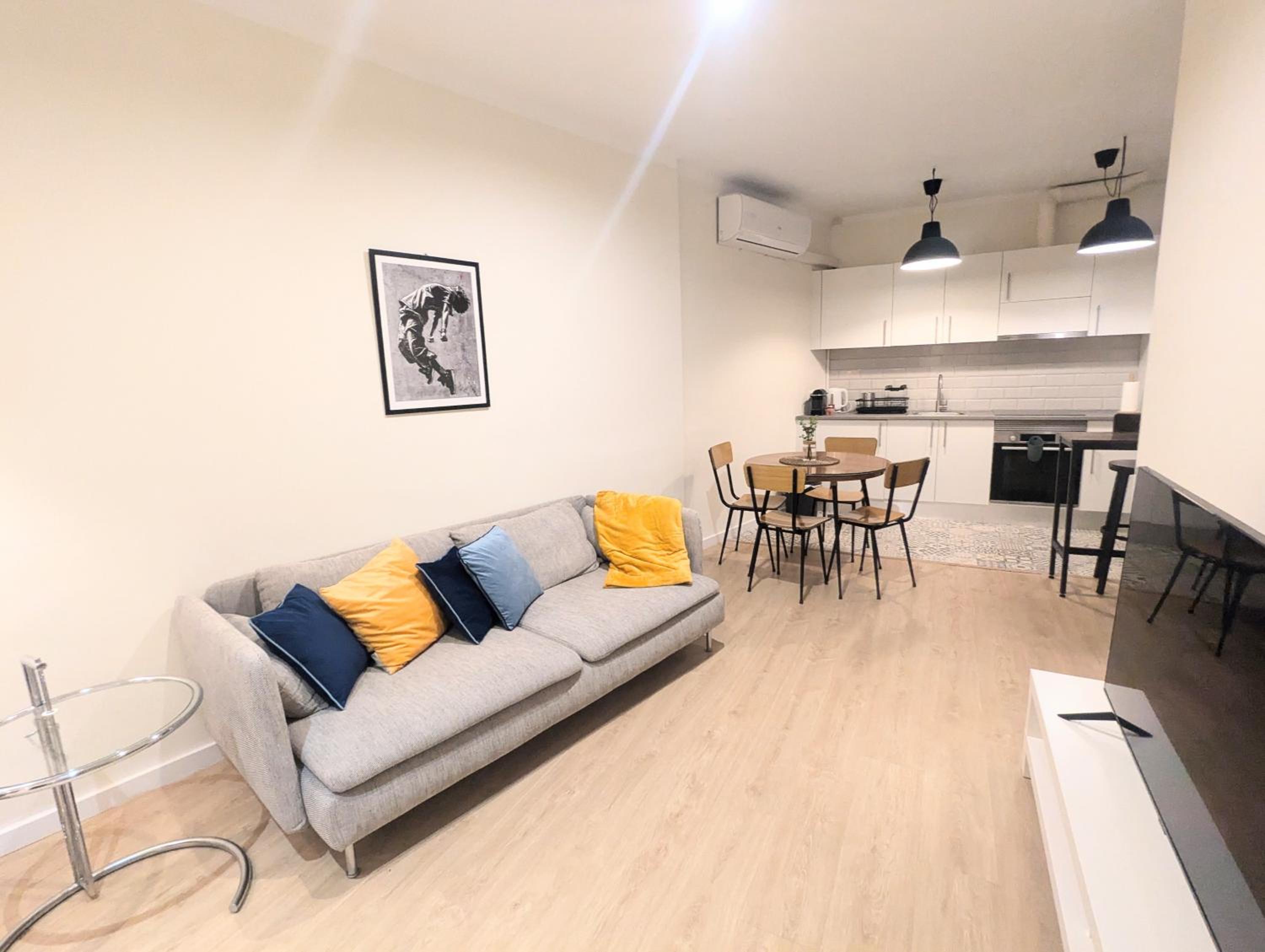 Three-Bedroom Apartment photo 3