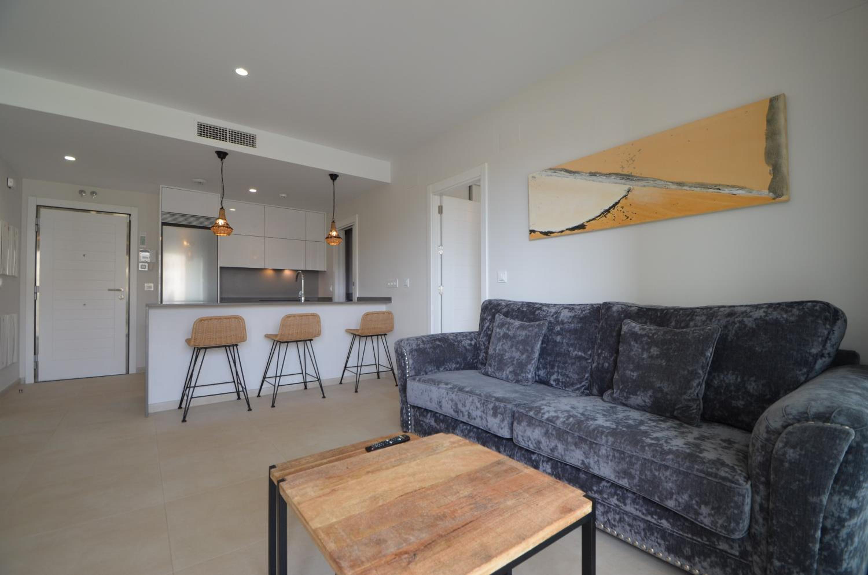 Apartamento de dos habitaciones con terraza y vista al mar