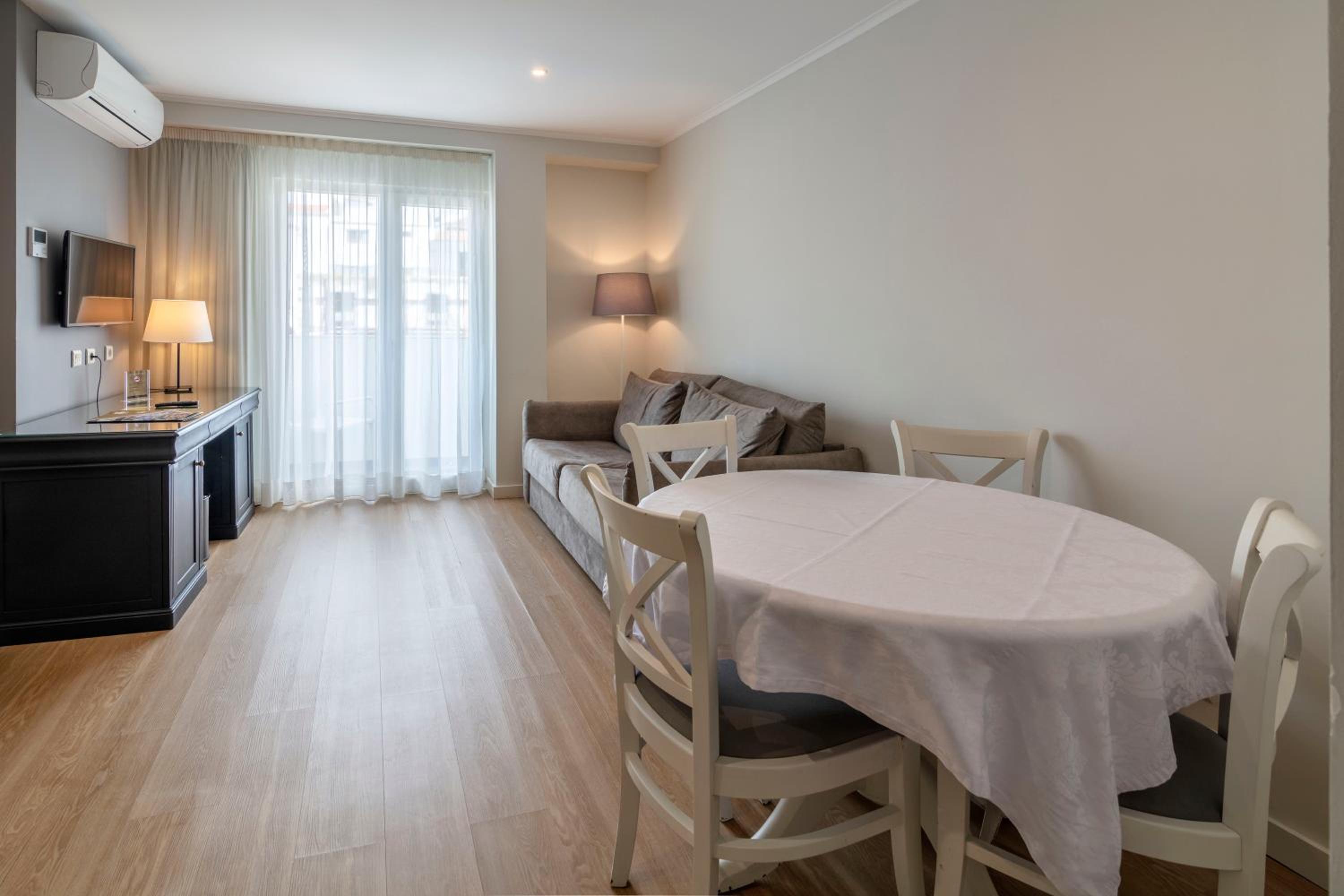 One-Bedroom Apartment - Photo 10