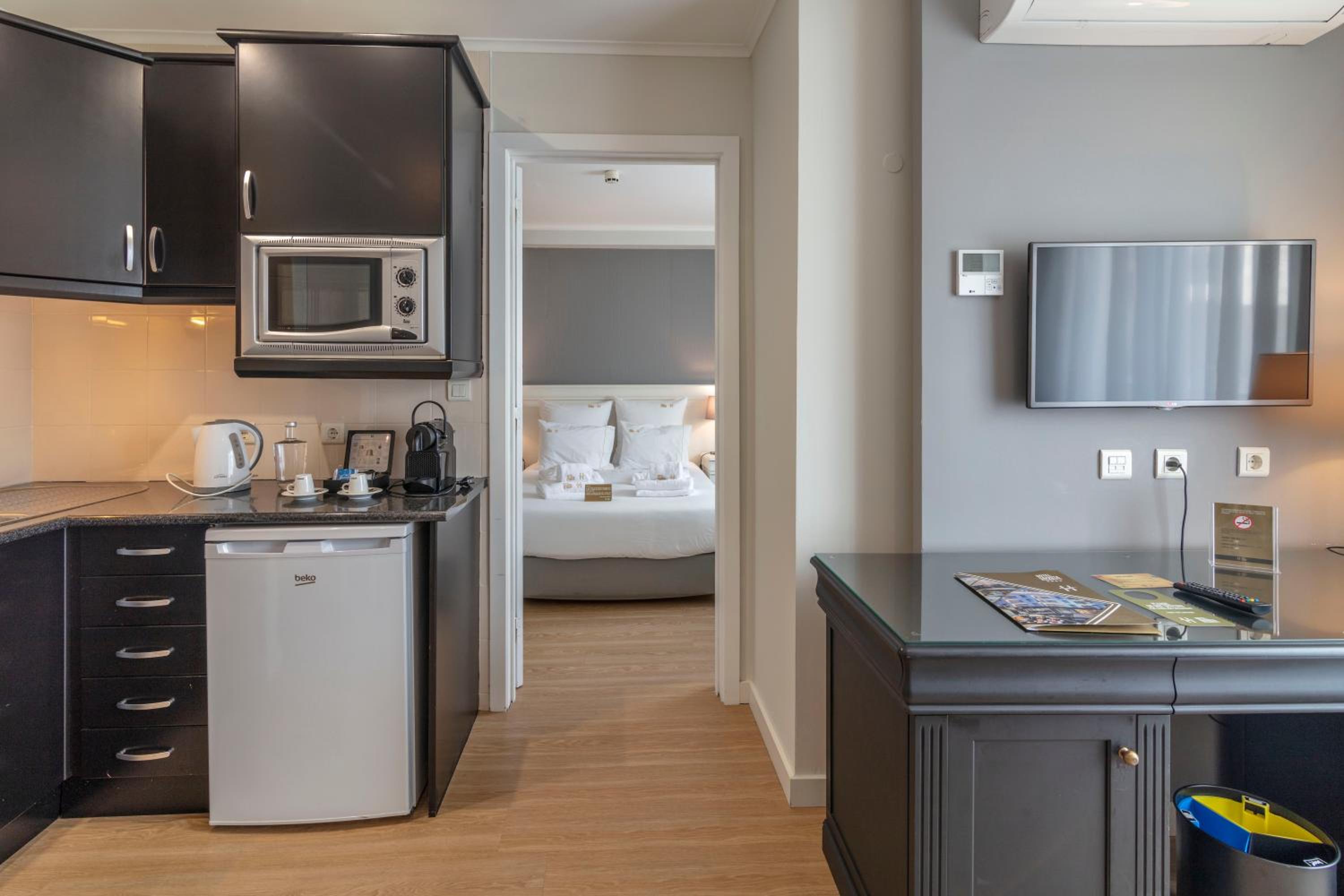 One-Bedroom Apartment - Photo 8