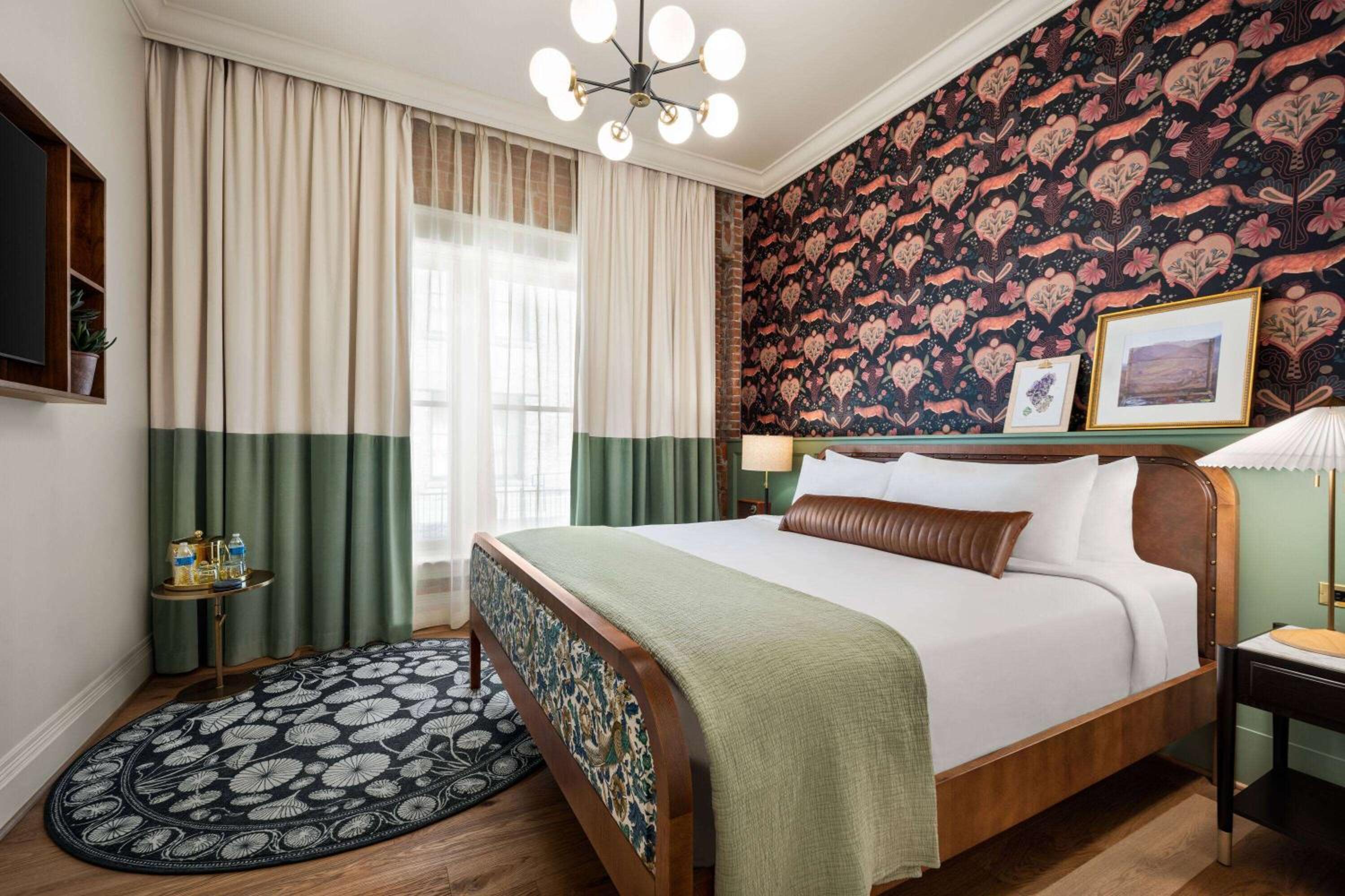 Bronze Queen Room - Photo 1