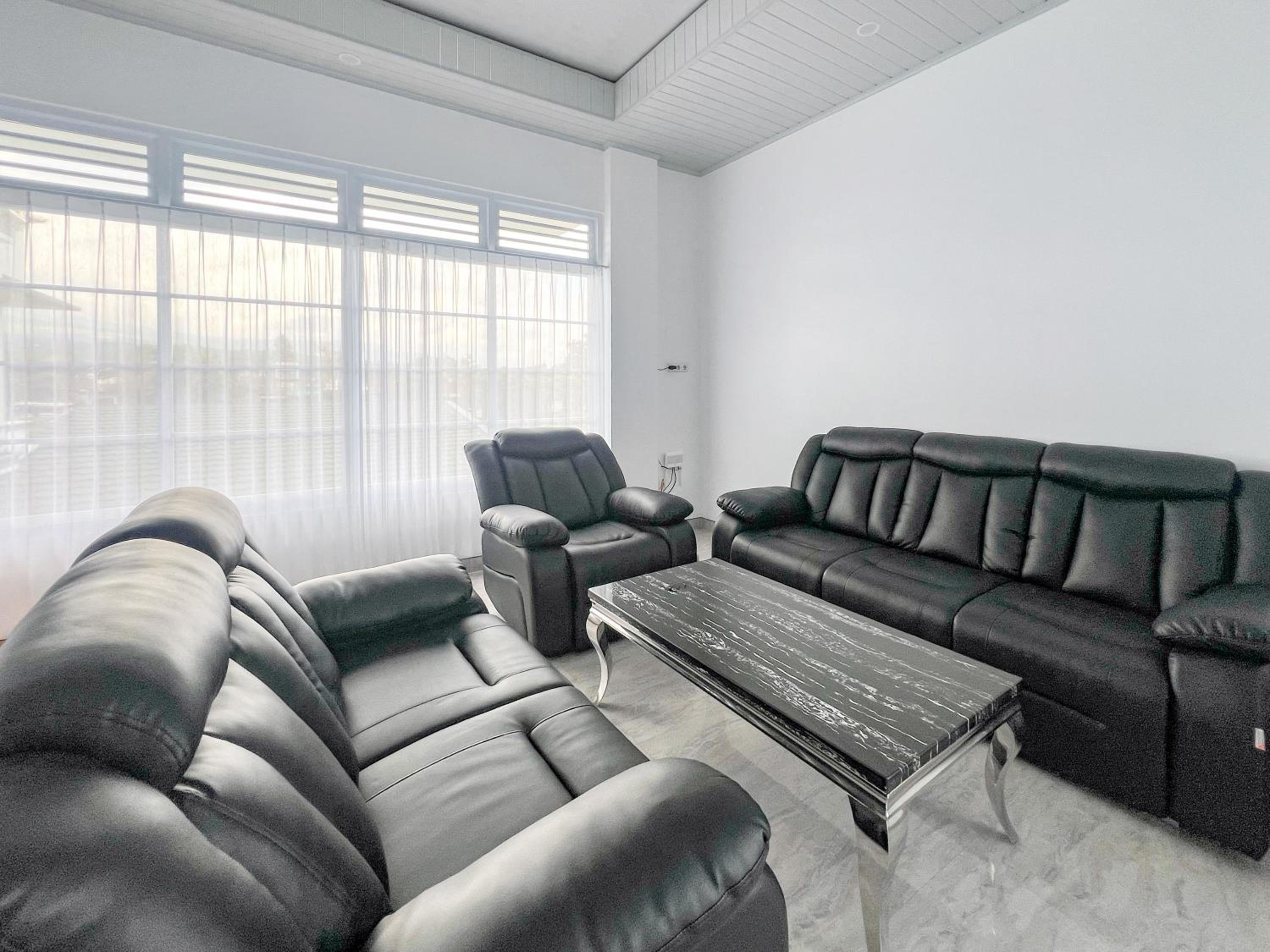 Family Room photo 2