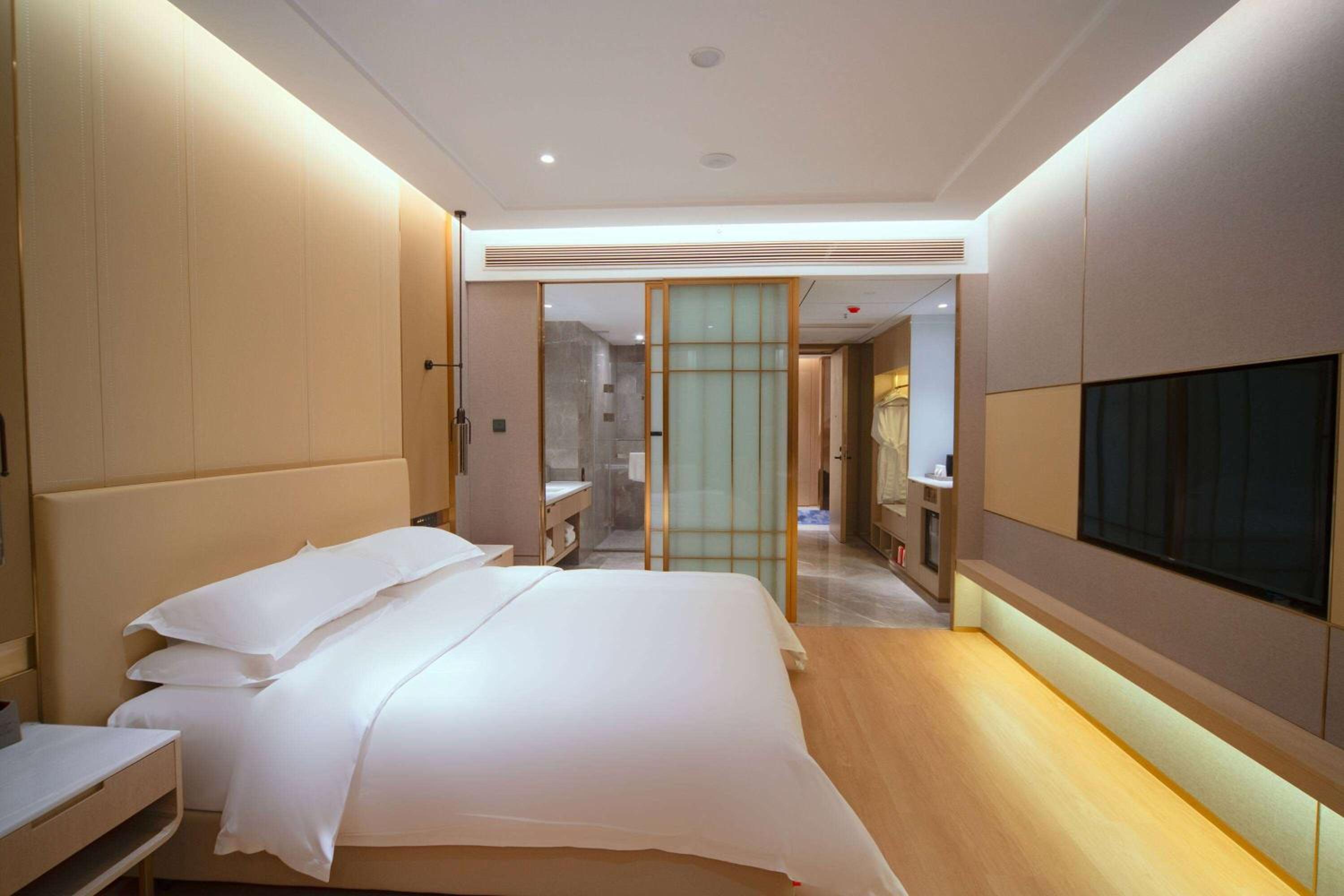 King Room with Mountain View