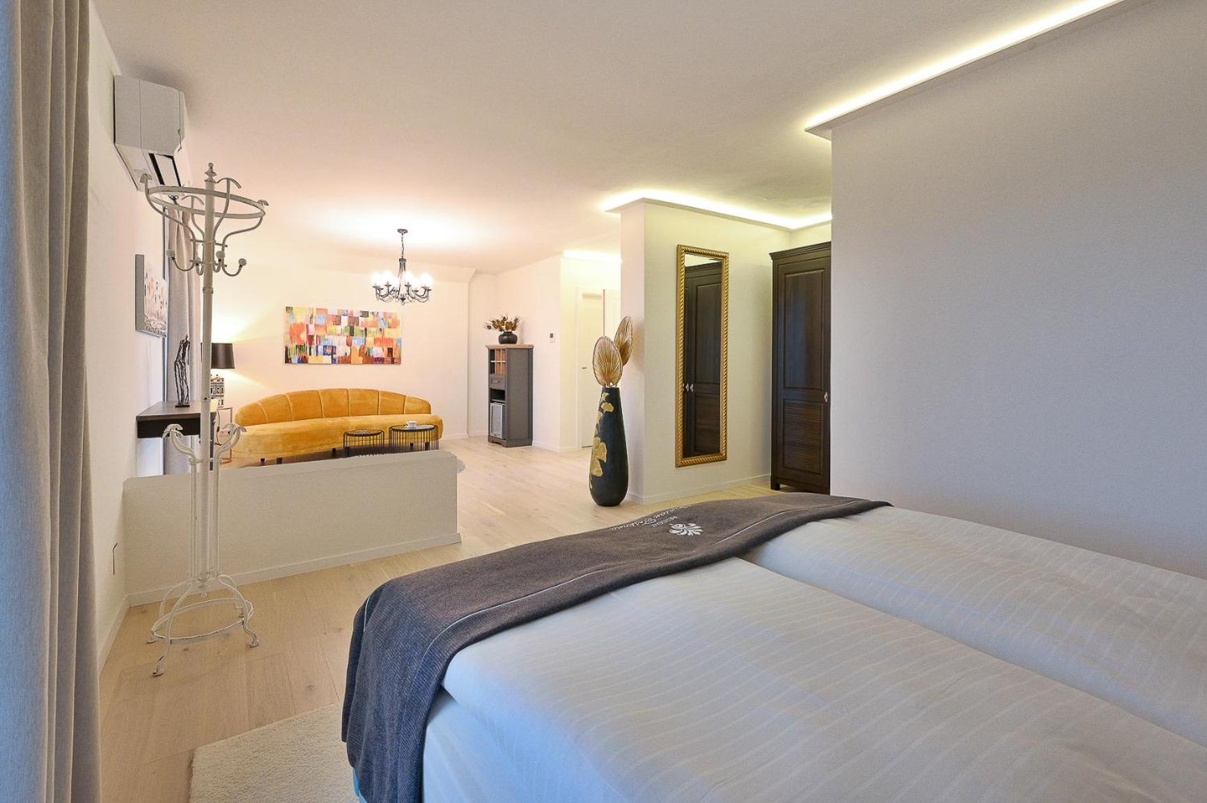 Deluxe Double Room with Balcony photo 1