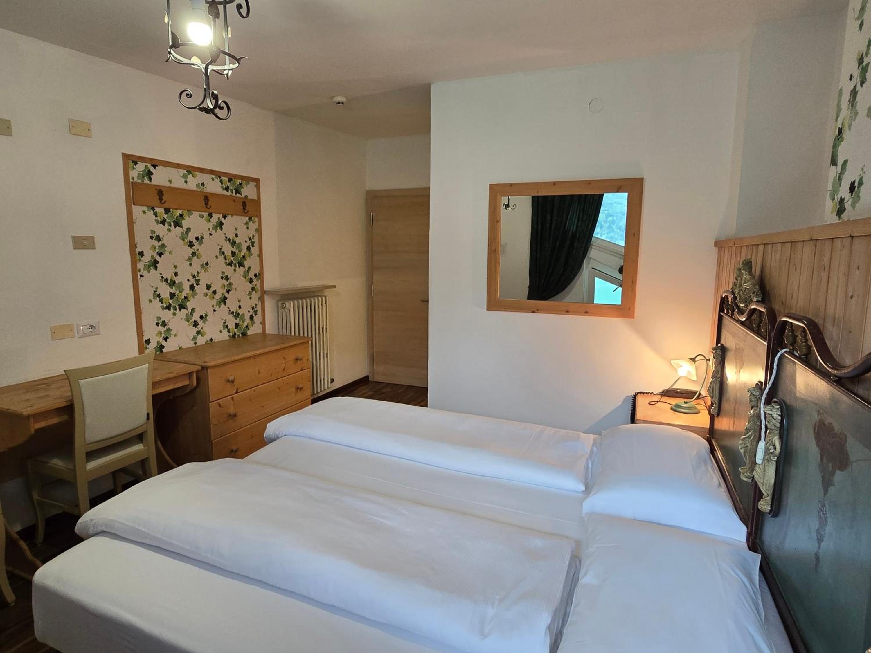 Double Or Twin Room With Lake View photo 2