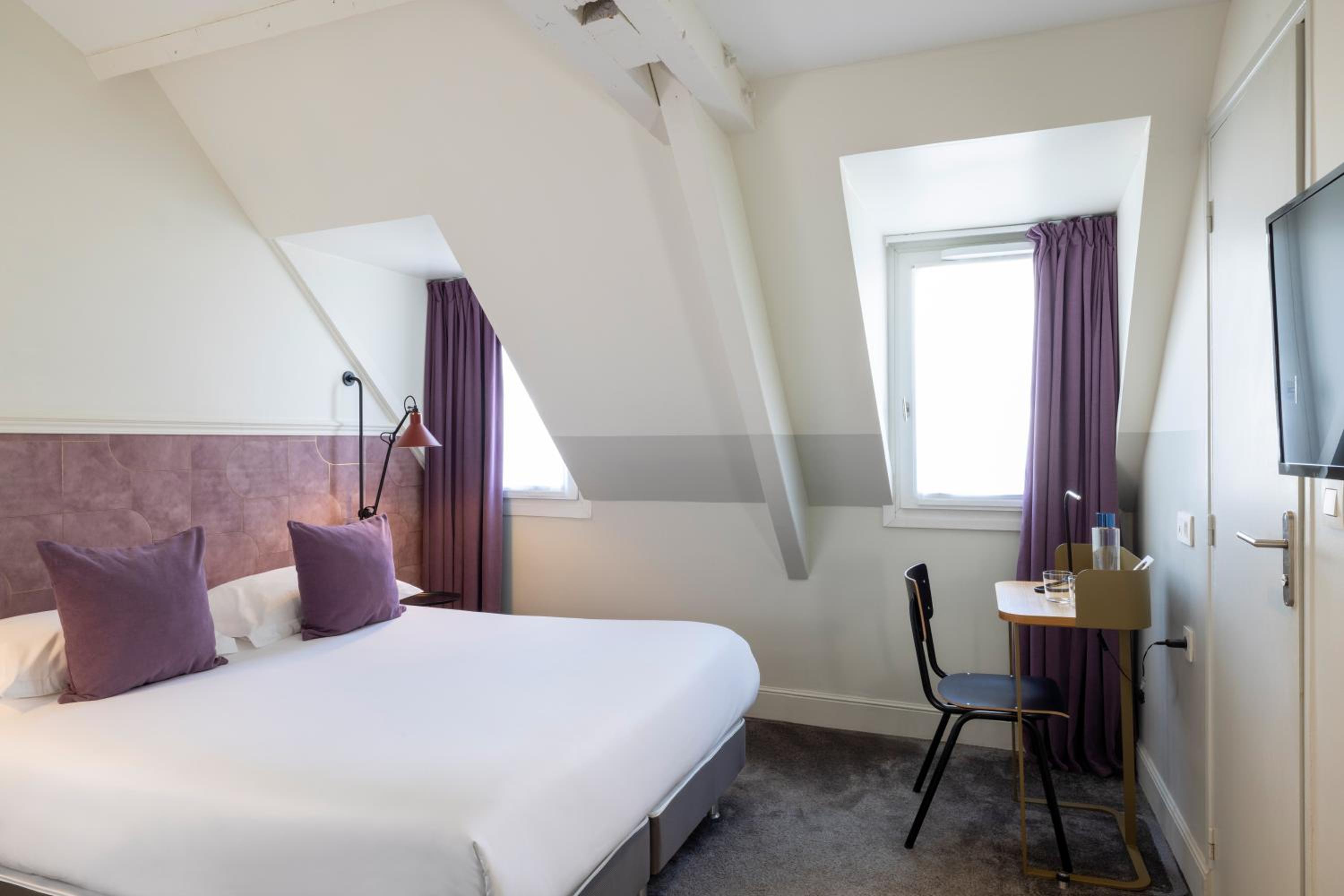 Signature Room thumbnail 6