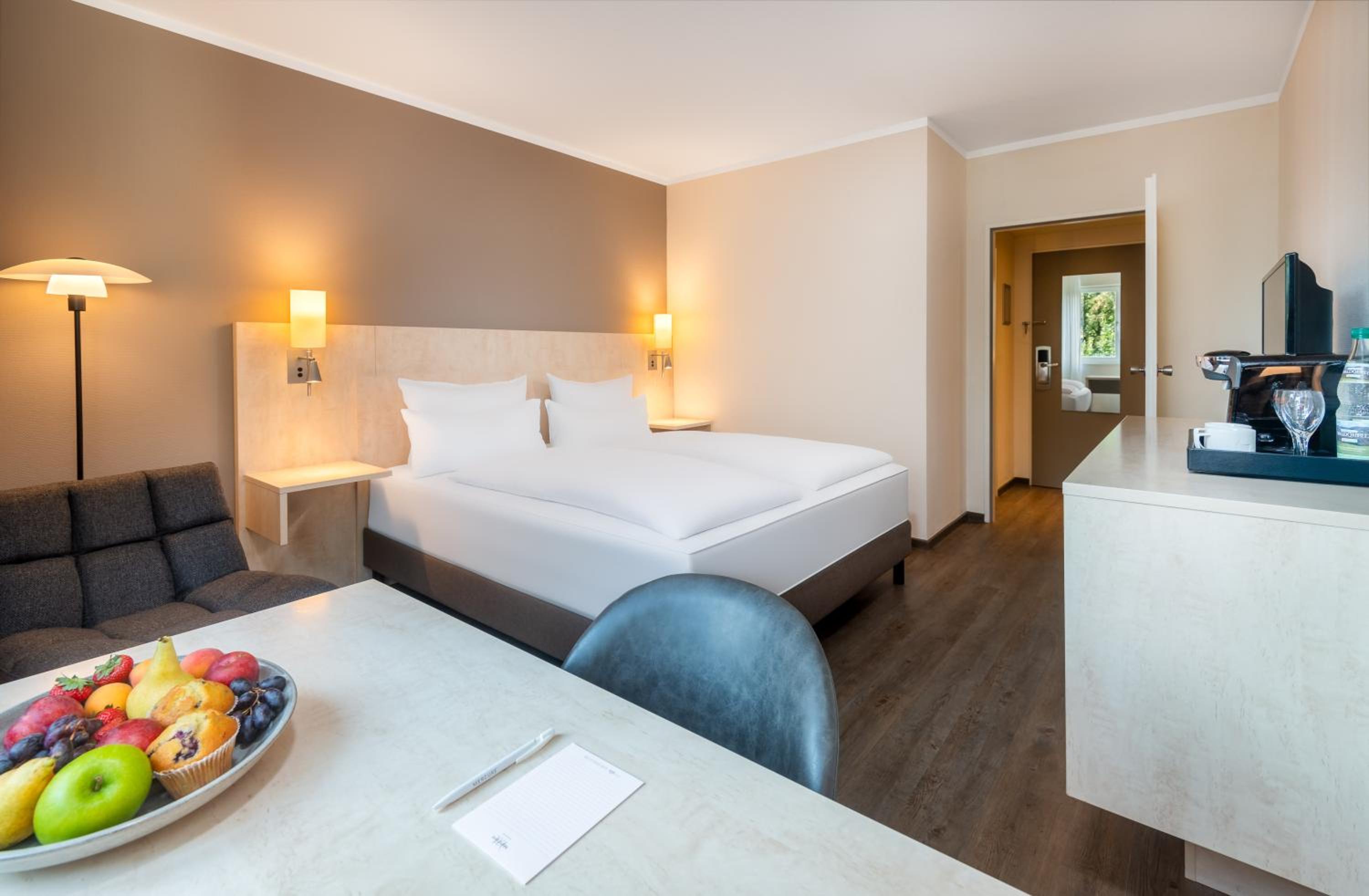 Superior King Room - Photo 7