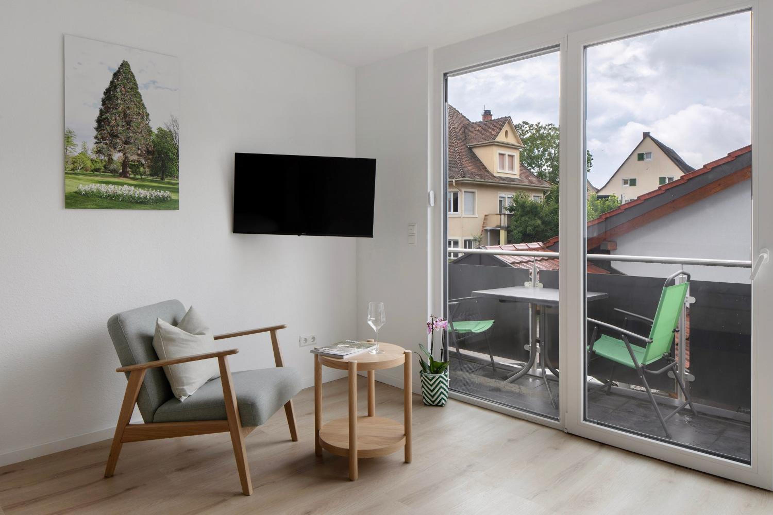 Superior One-Bedroom Apartment with Balcony