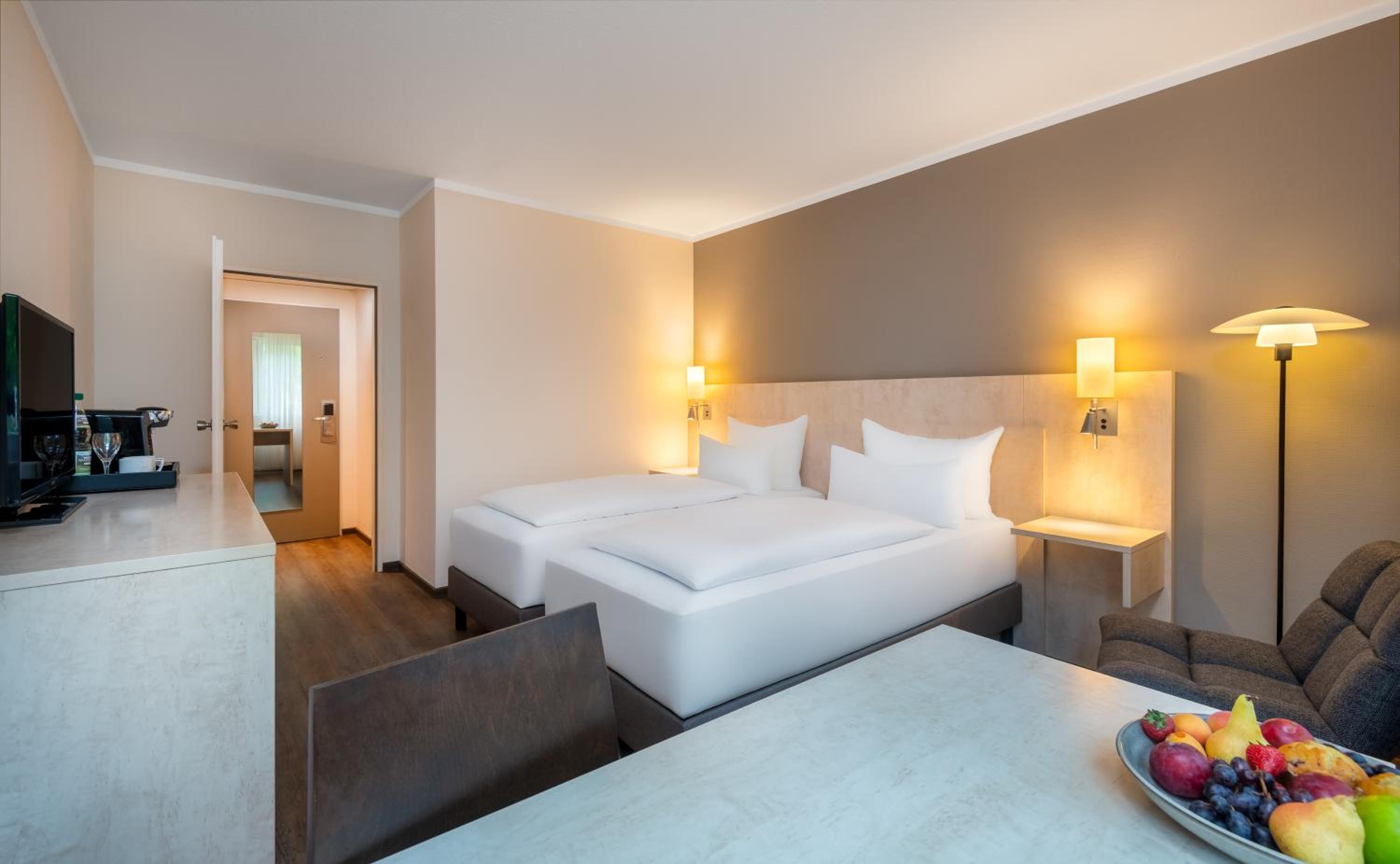 Standard Twin Room - Photo 3