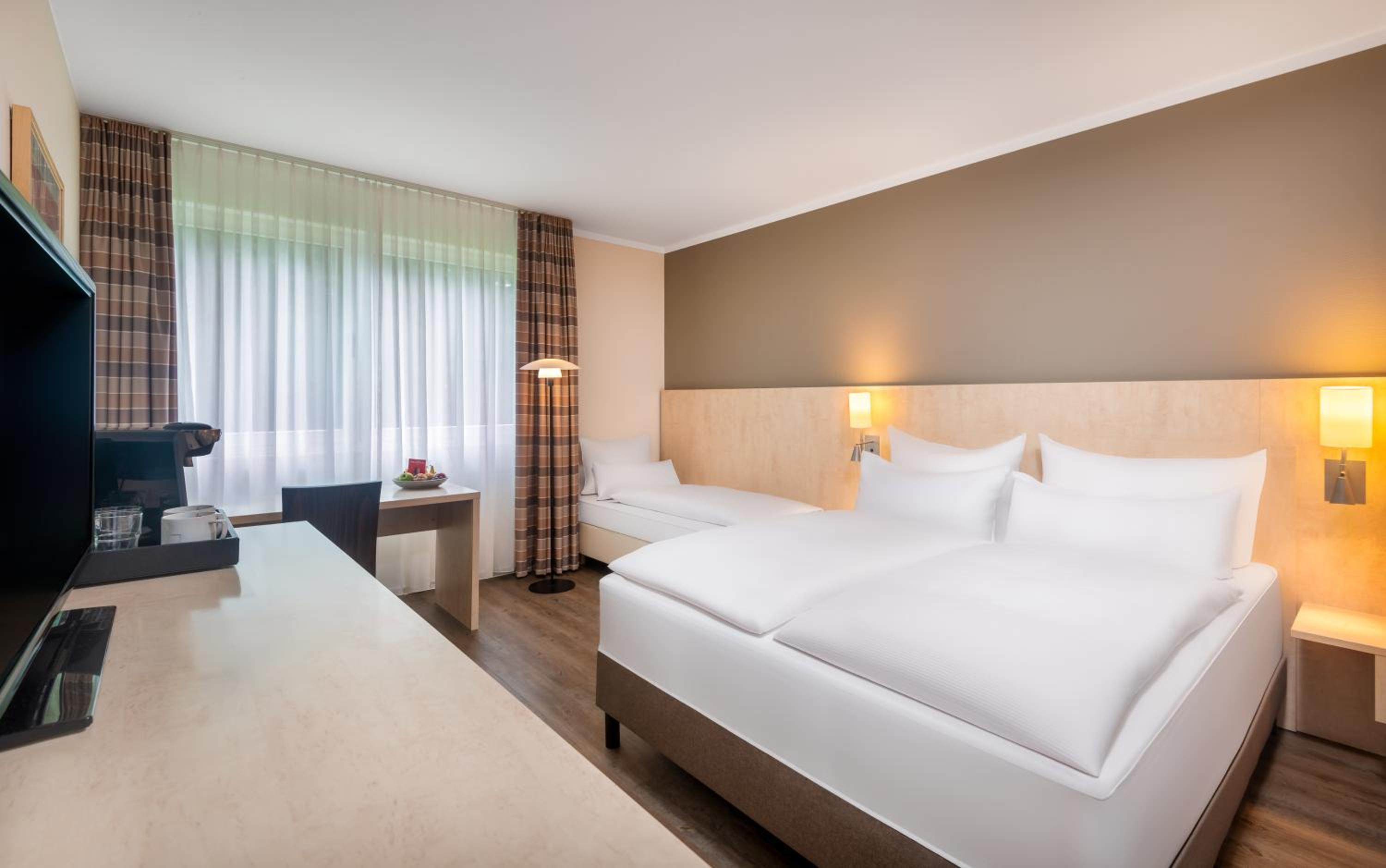 Standard Double Room with Sofa Bed - Photo 5