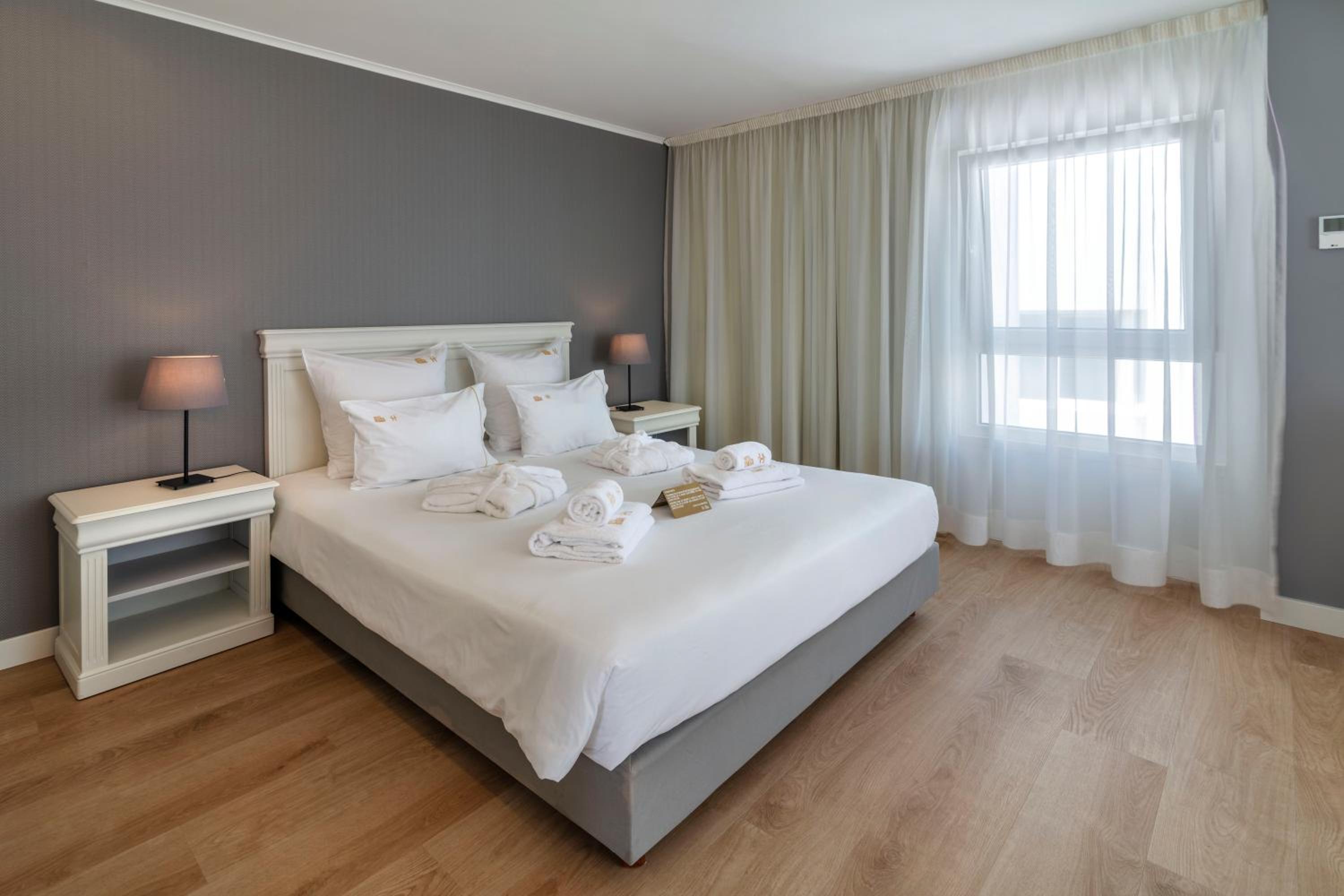 Superior Suite with Balcony and Sea View - Photo 1